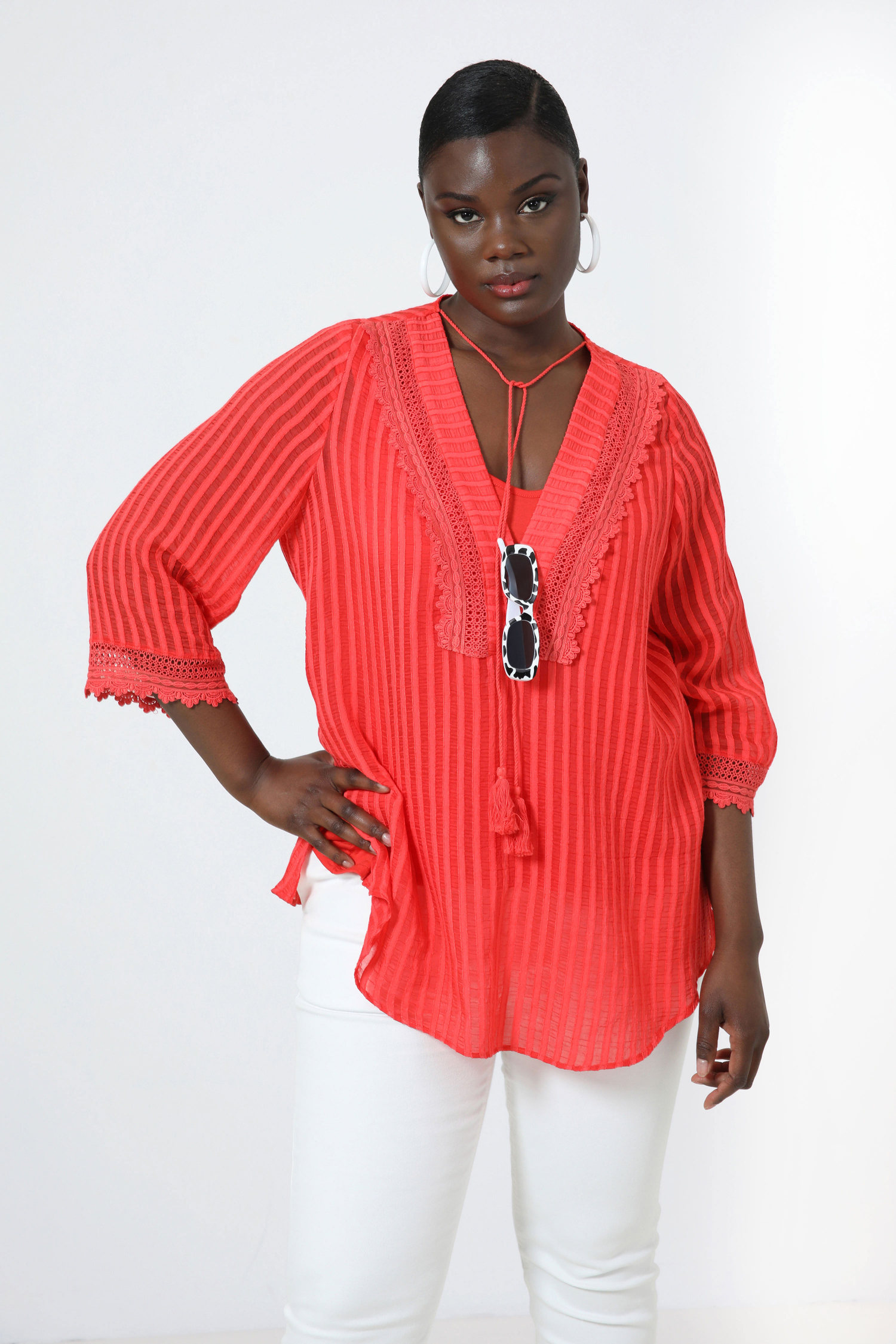 Blouse en voile gaufré effet rayure ton/ton