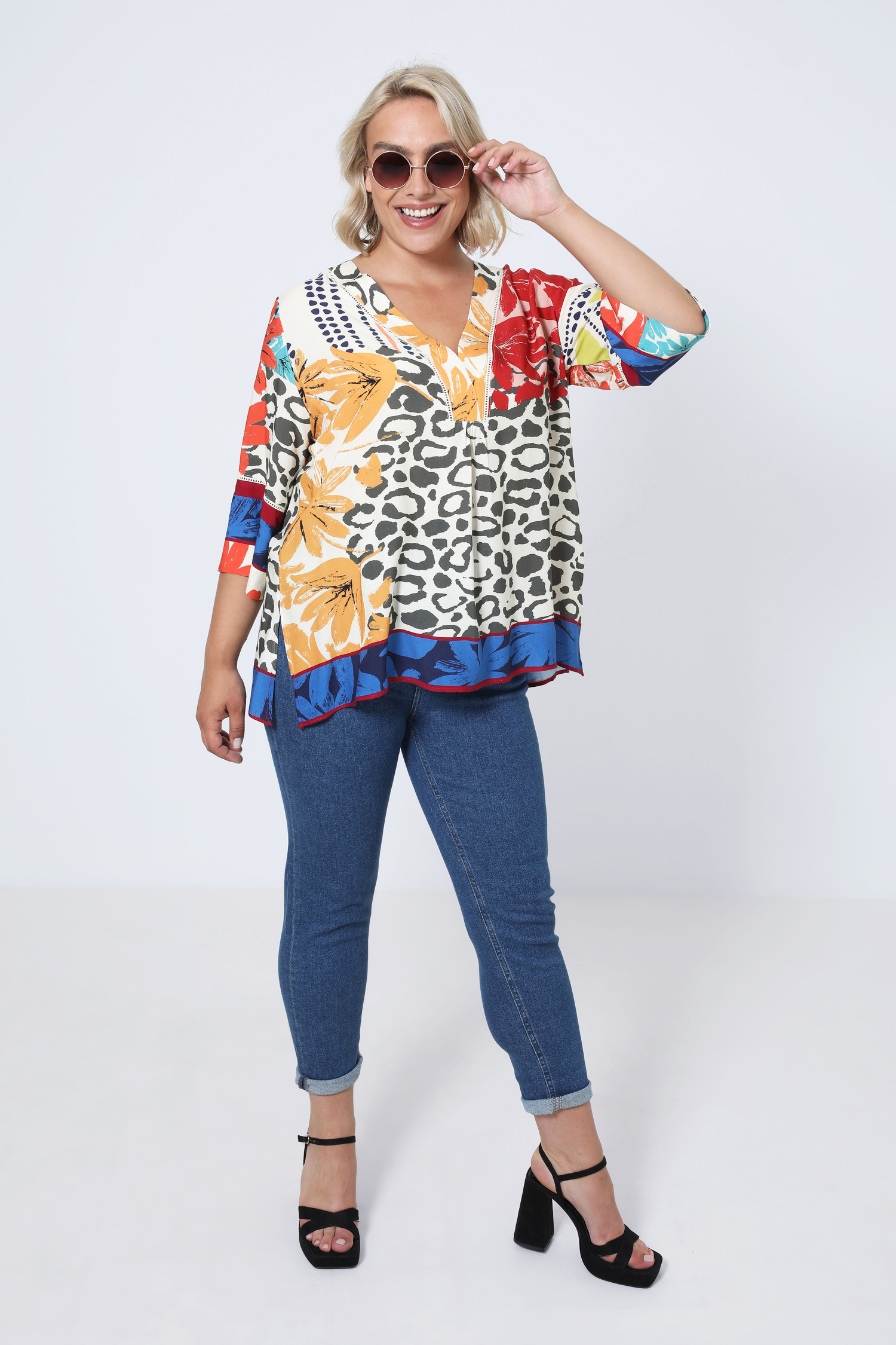 Printed blouse with a design with a base