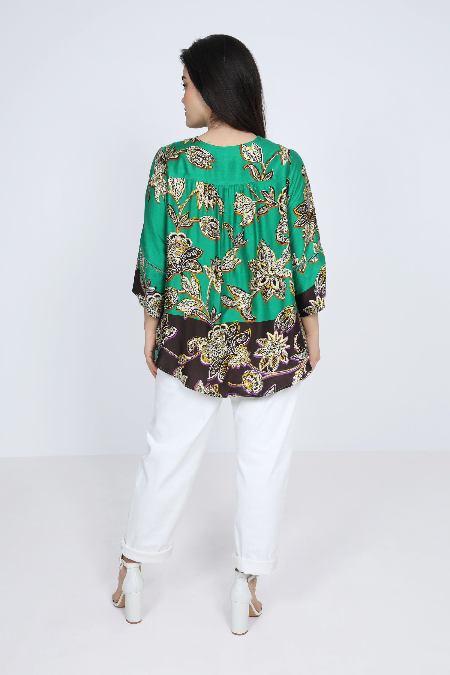 Blouse satinée en imprimé à base avec galon