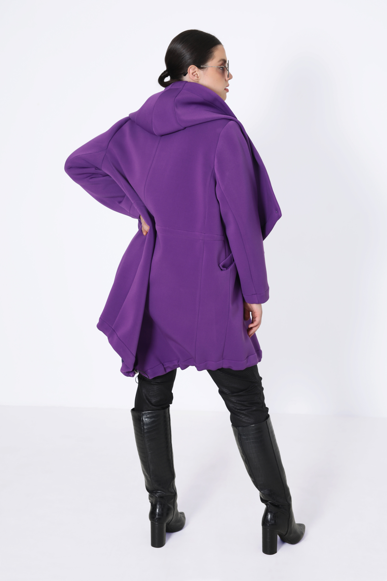 Manteau 7/8 avec un capuche