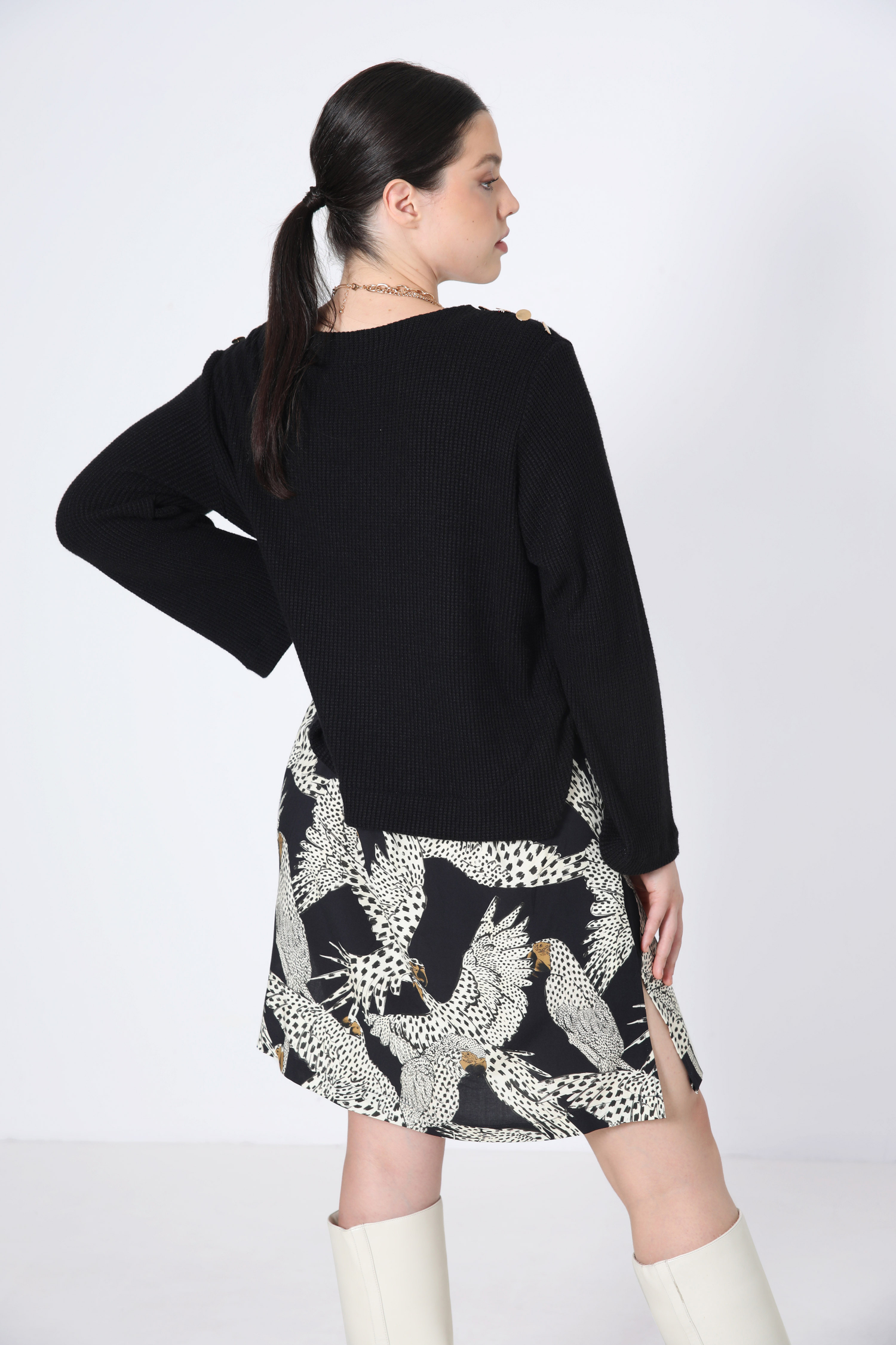 Plain knit sweater with overlay effect with printed bottom.