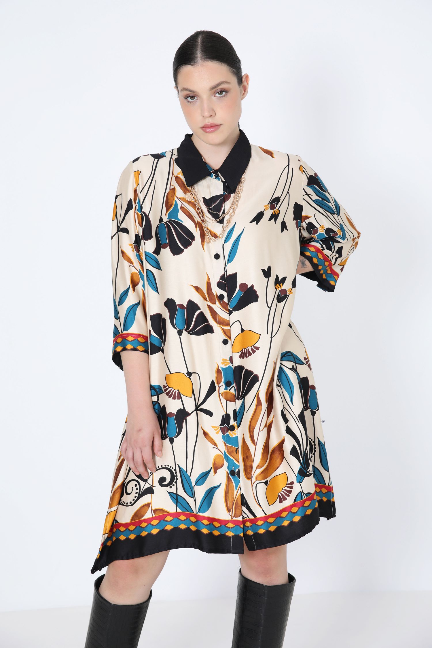 Floral patterned shirt dress with base