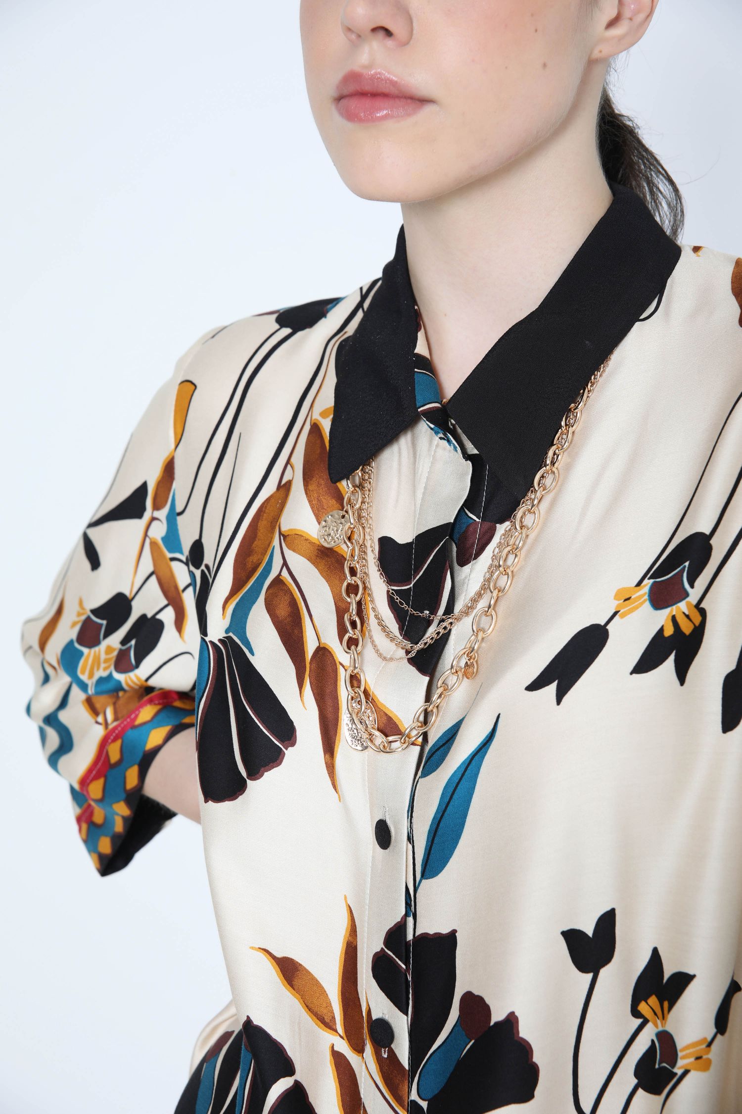 Floral patterned shirt dress with base