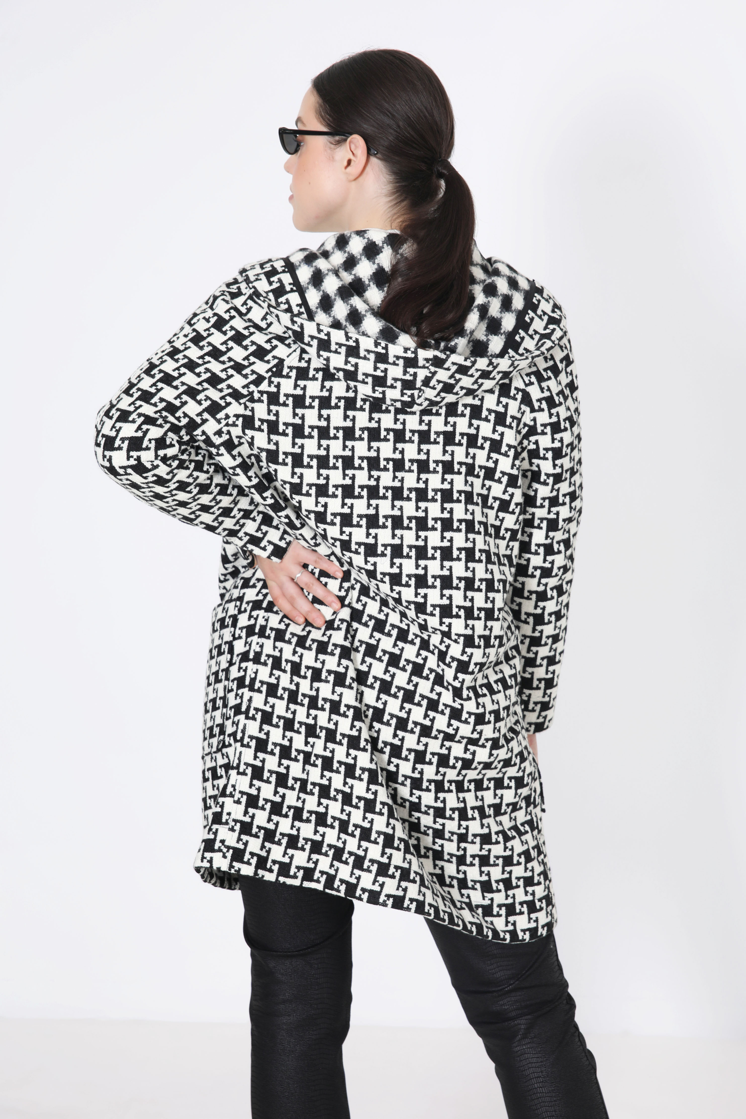 Houndstooth vest with hood