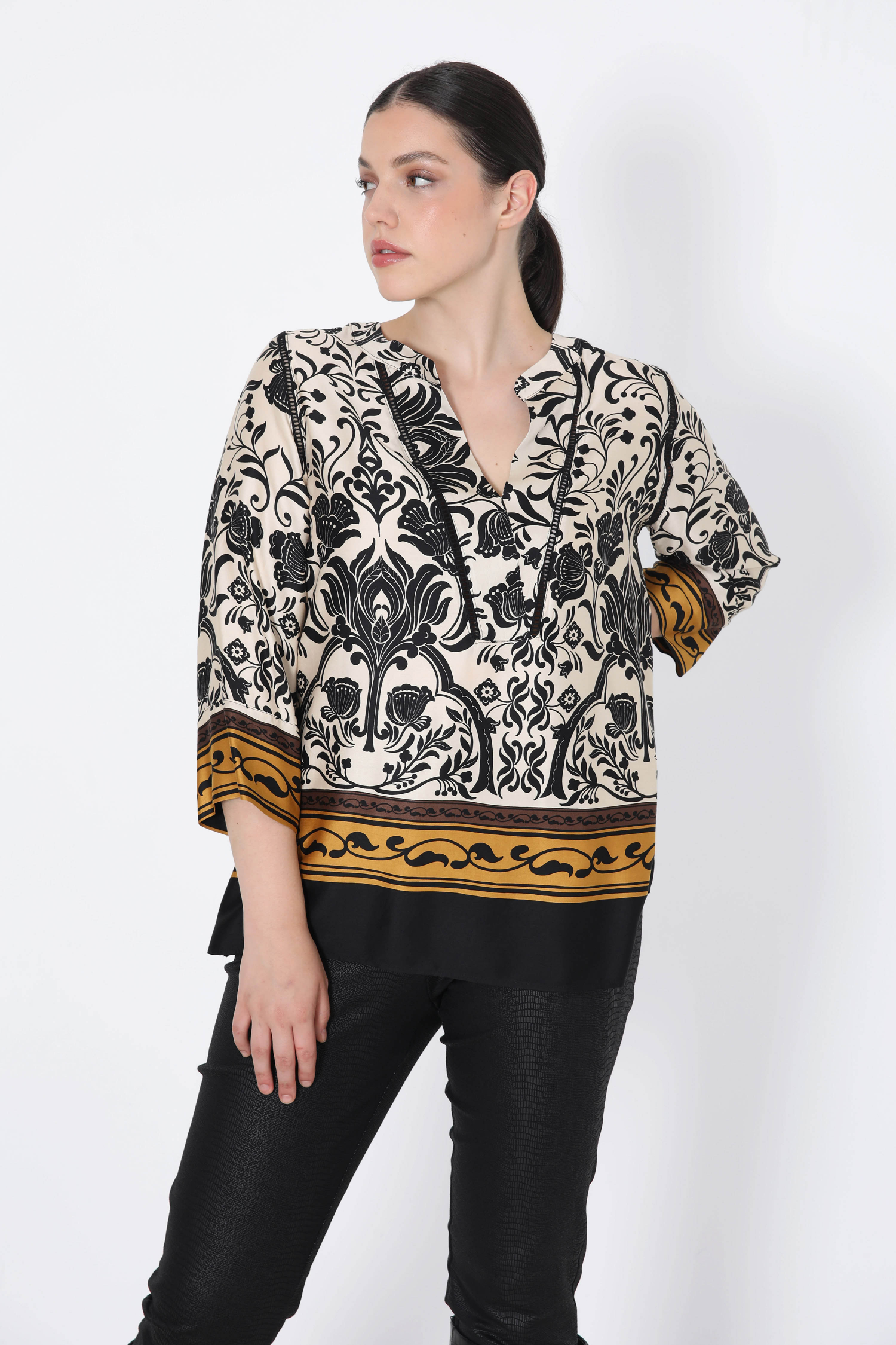 blouse en imprimé avec une base effet satiné