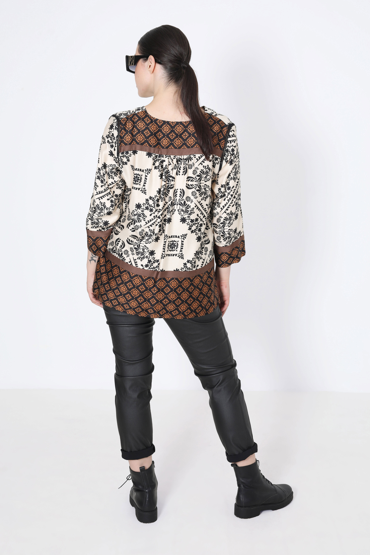 printed blouse with a satin effect base