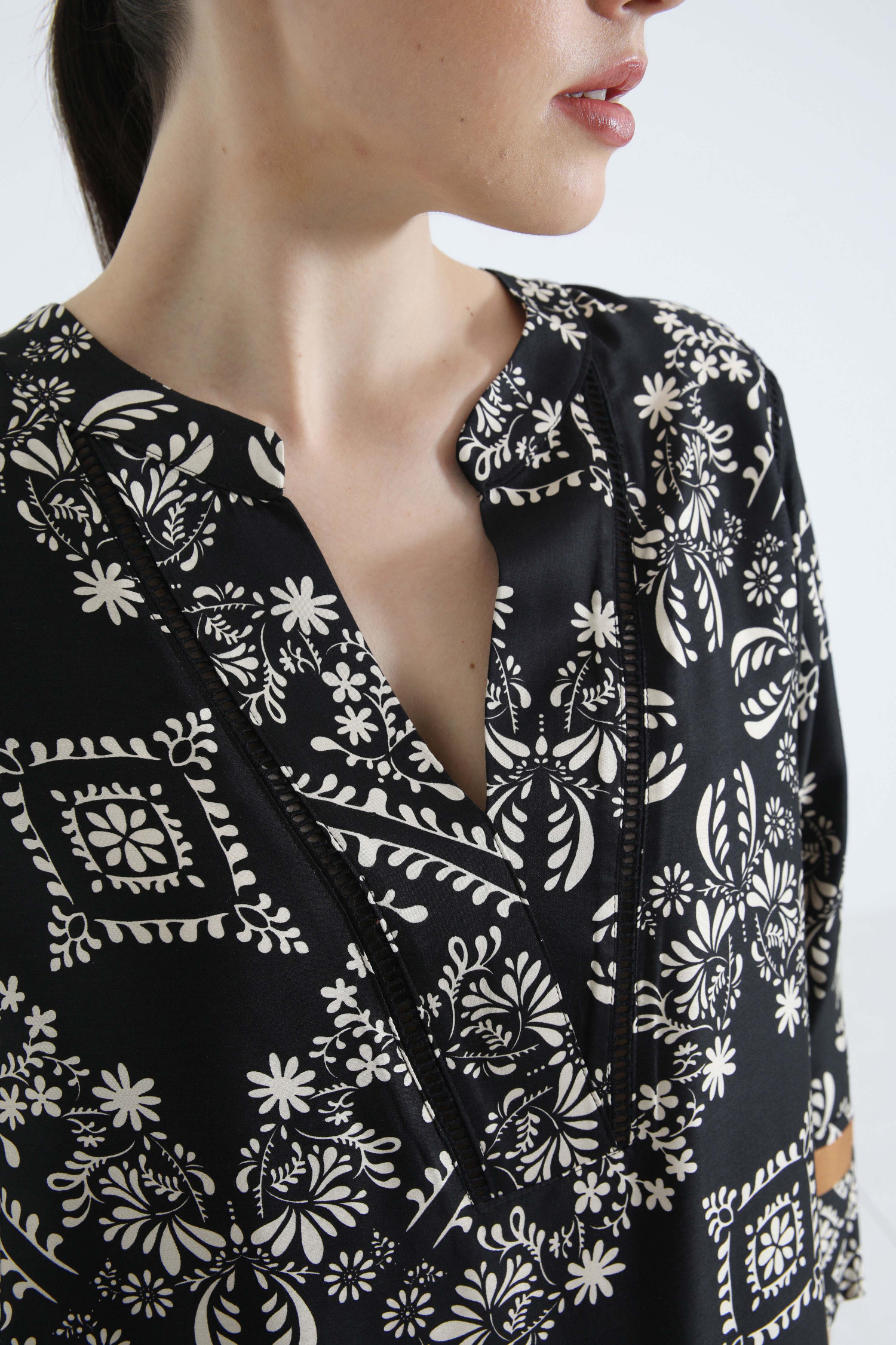 printed blouse with a satin-effect base