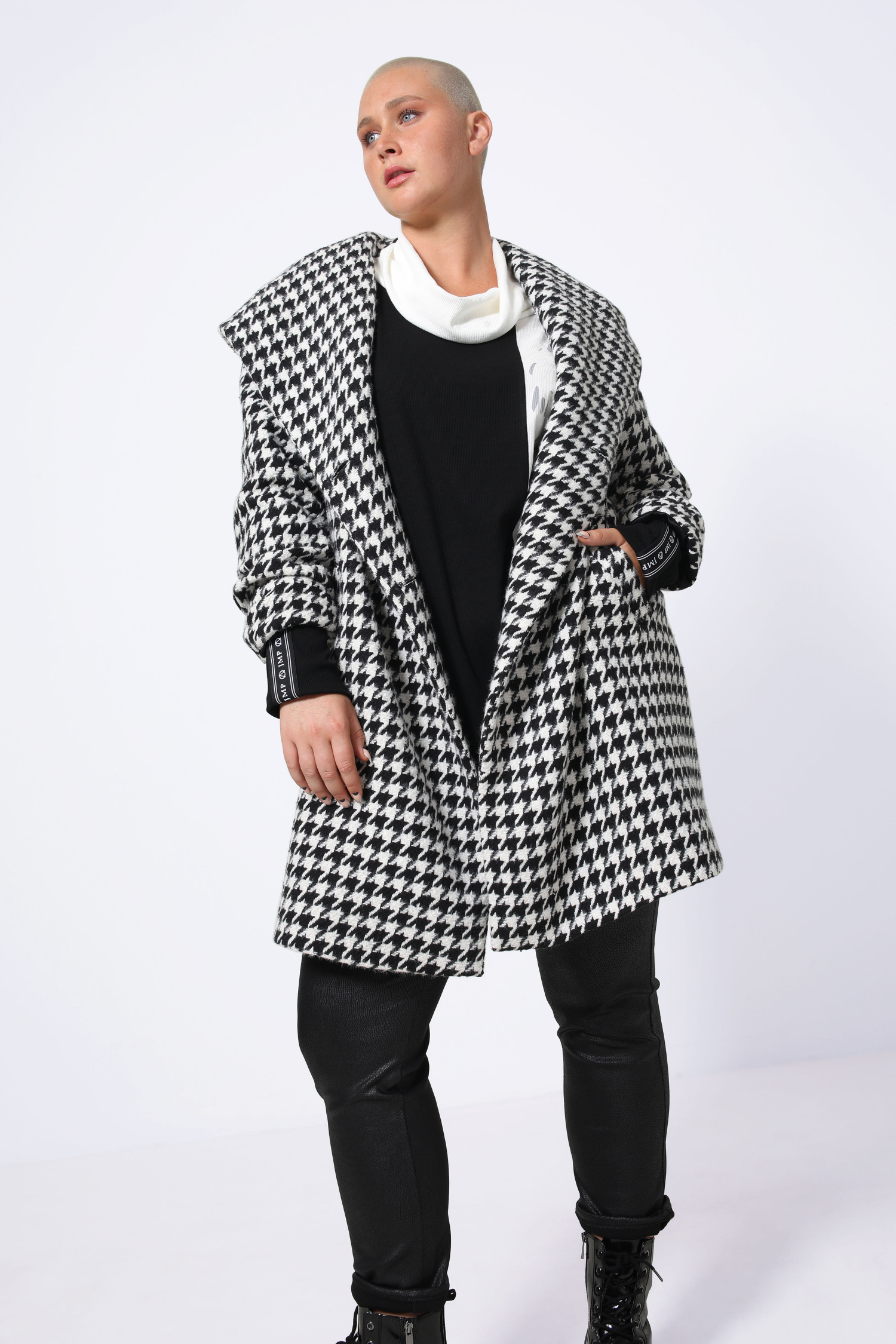 7/8 houndstooth coat with a hood