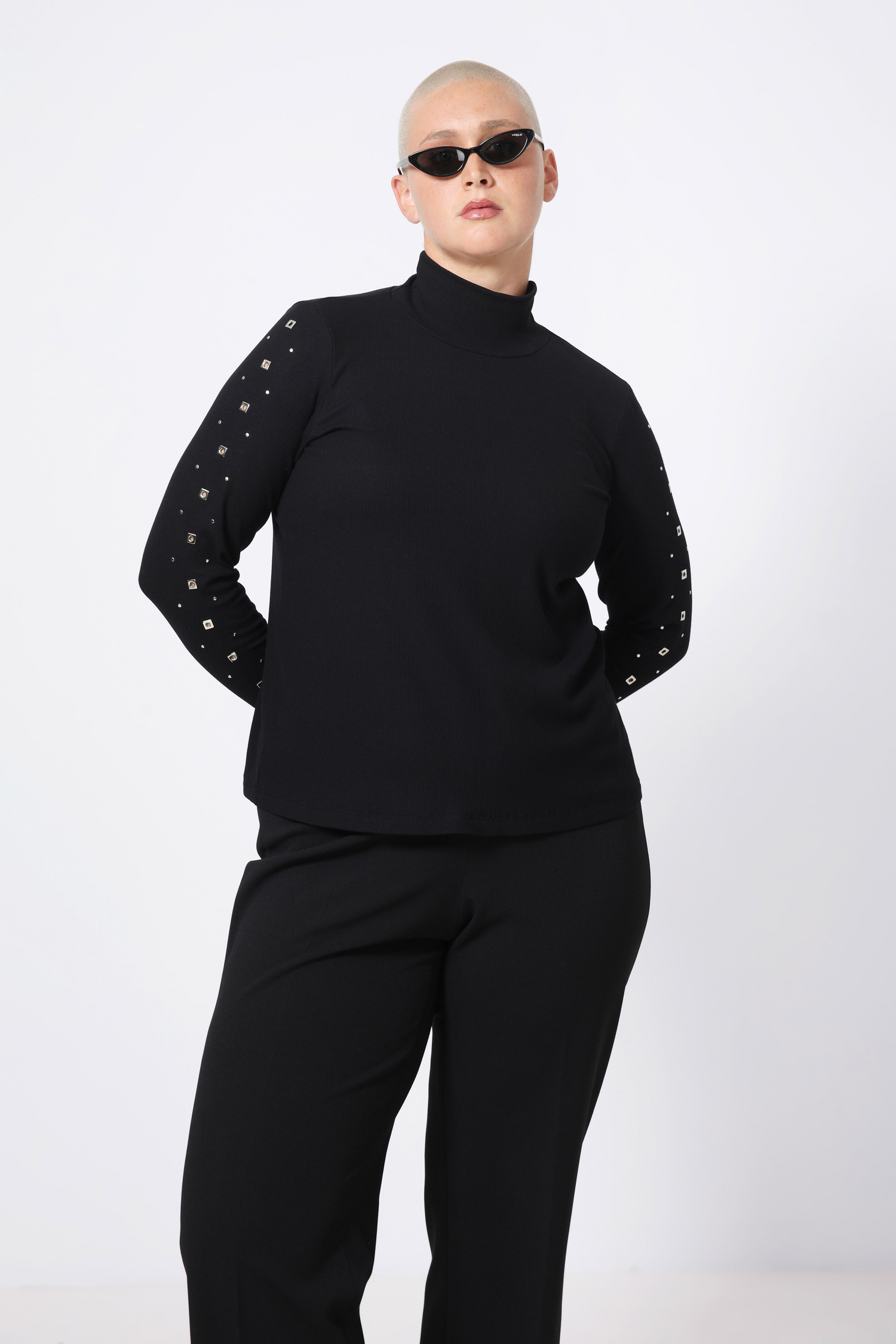 2.1 rib sweater with eyelets on the sleeve