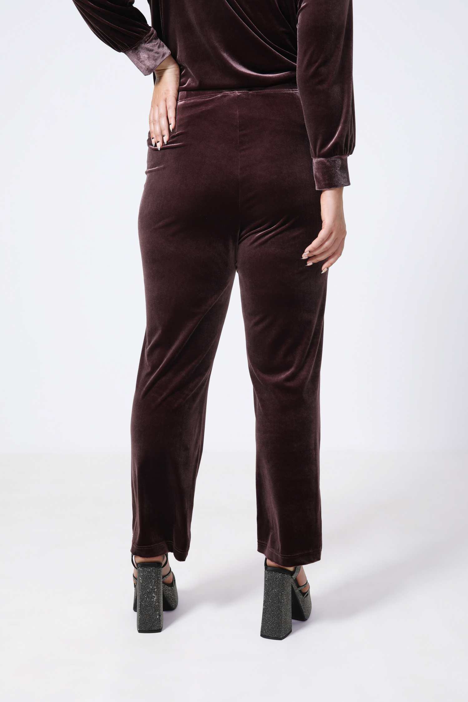 Pantalon droit en velours lisse stretch
