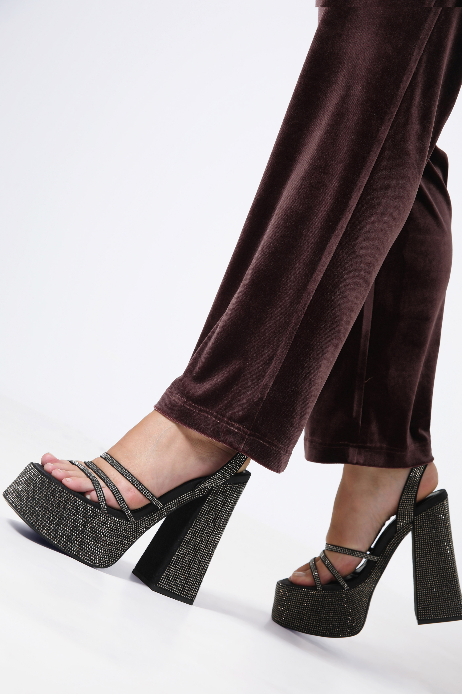 Pantalon droit en velours lisse stretch