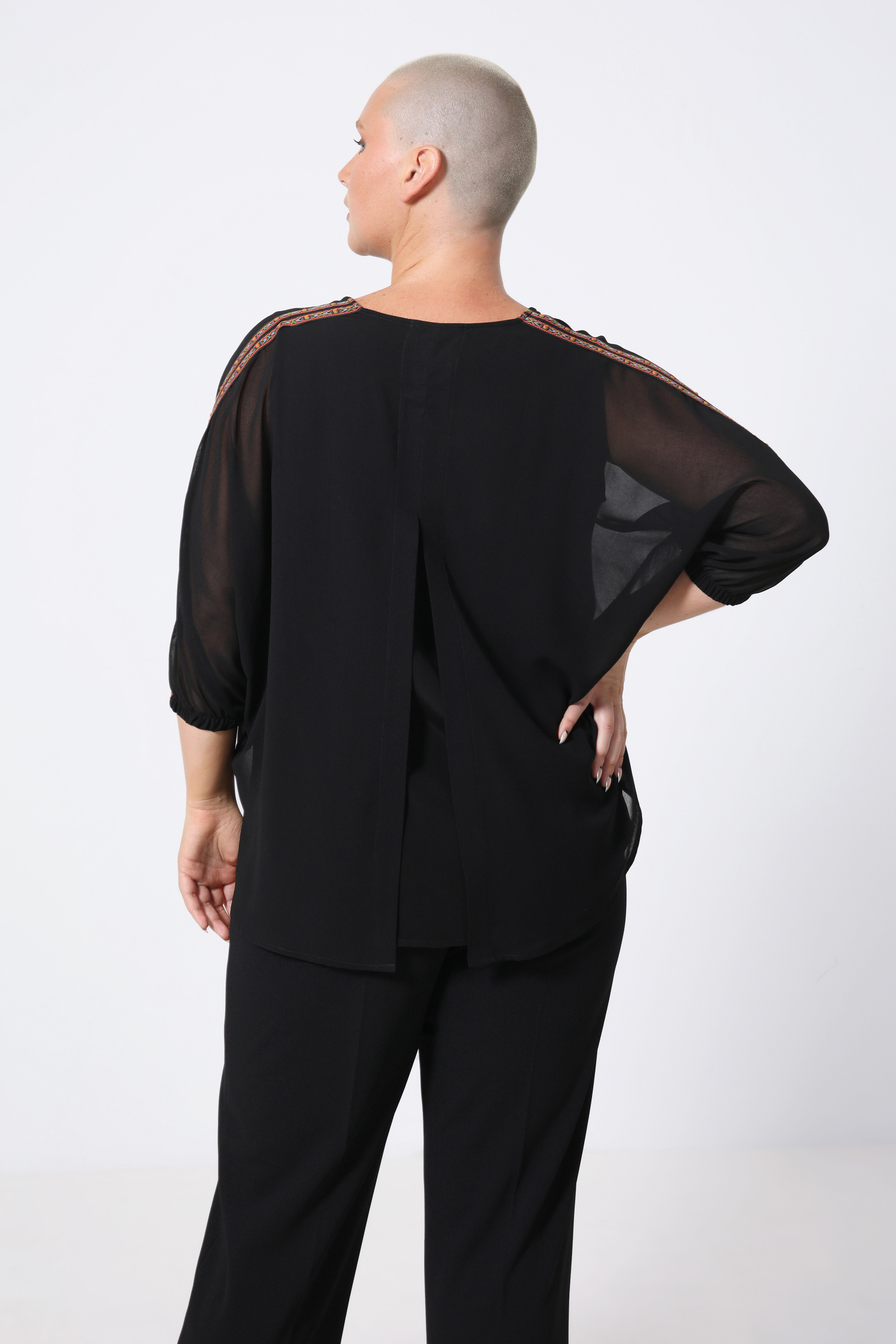 Plain T-shaped voile blouse with layering effect