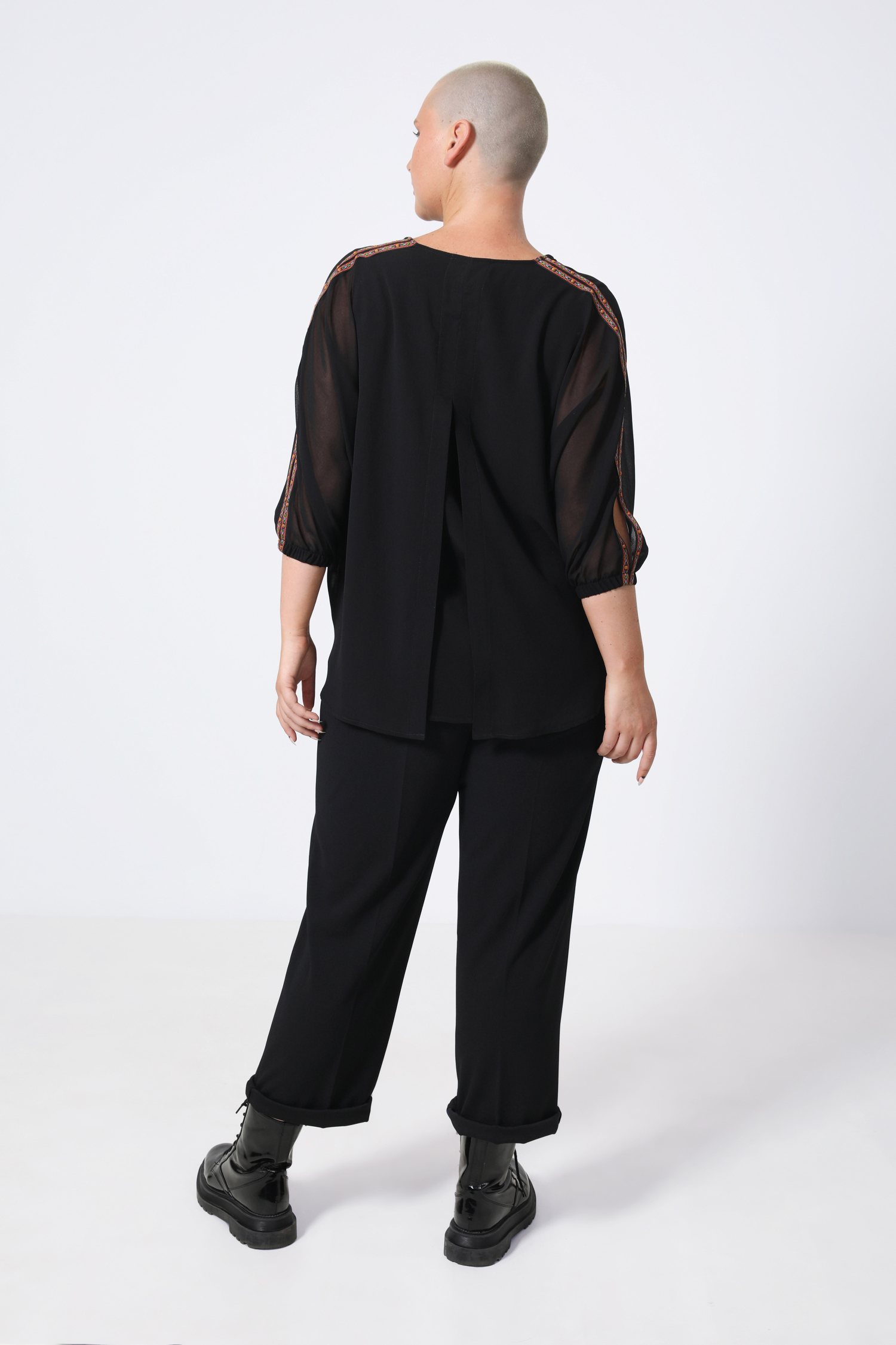 Plain T-shaped voile blouse with layering effect
