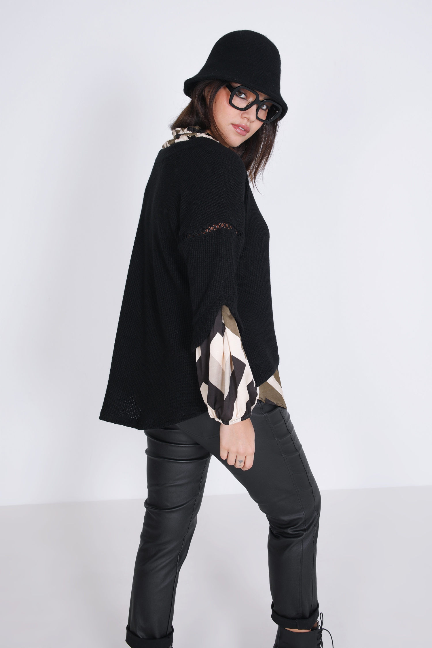 Pull en maille unie et viscose imprimé 