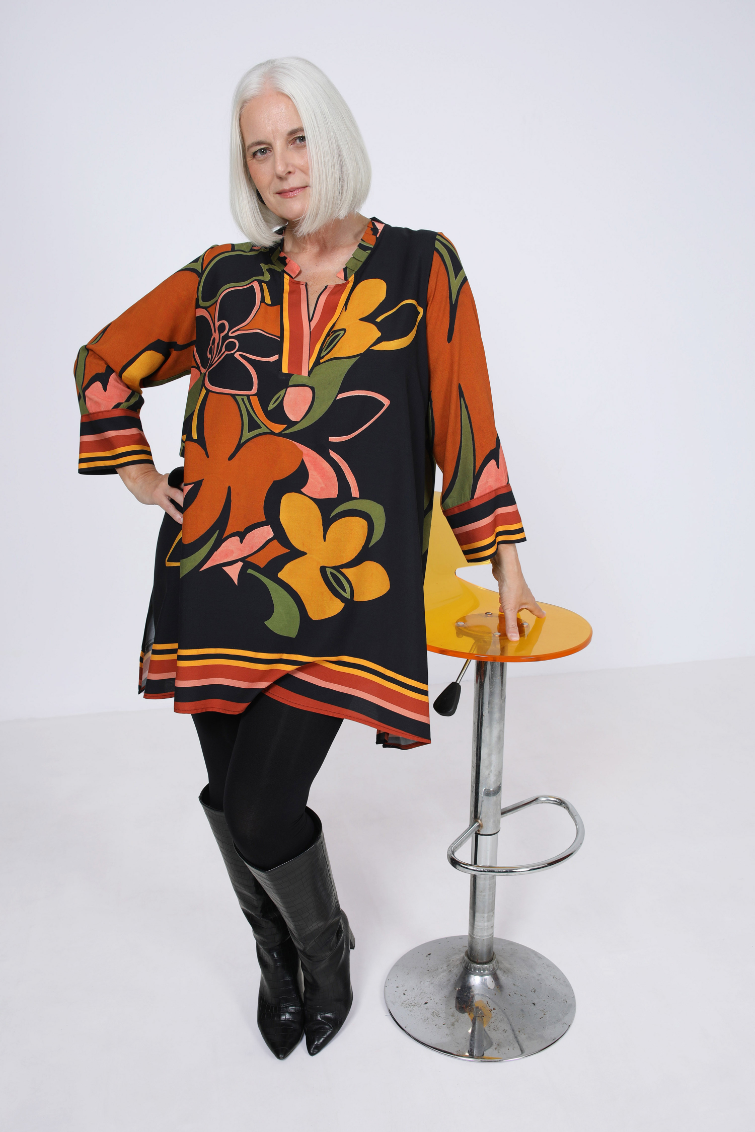 Printed tunic with a basic pattern