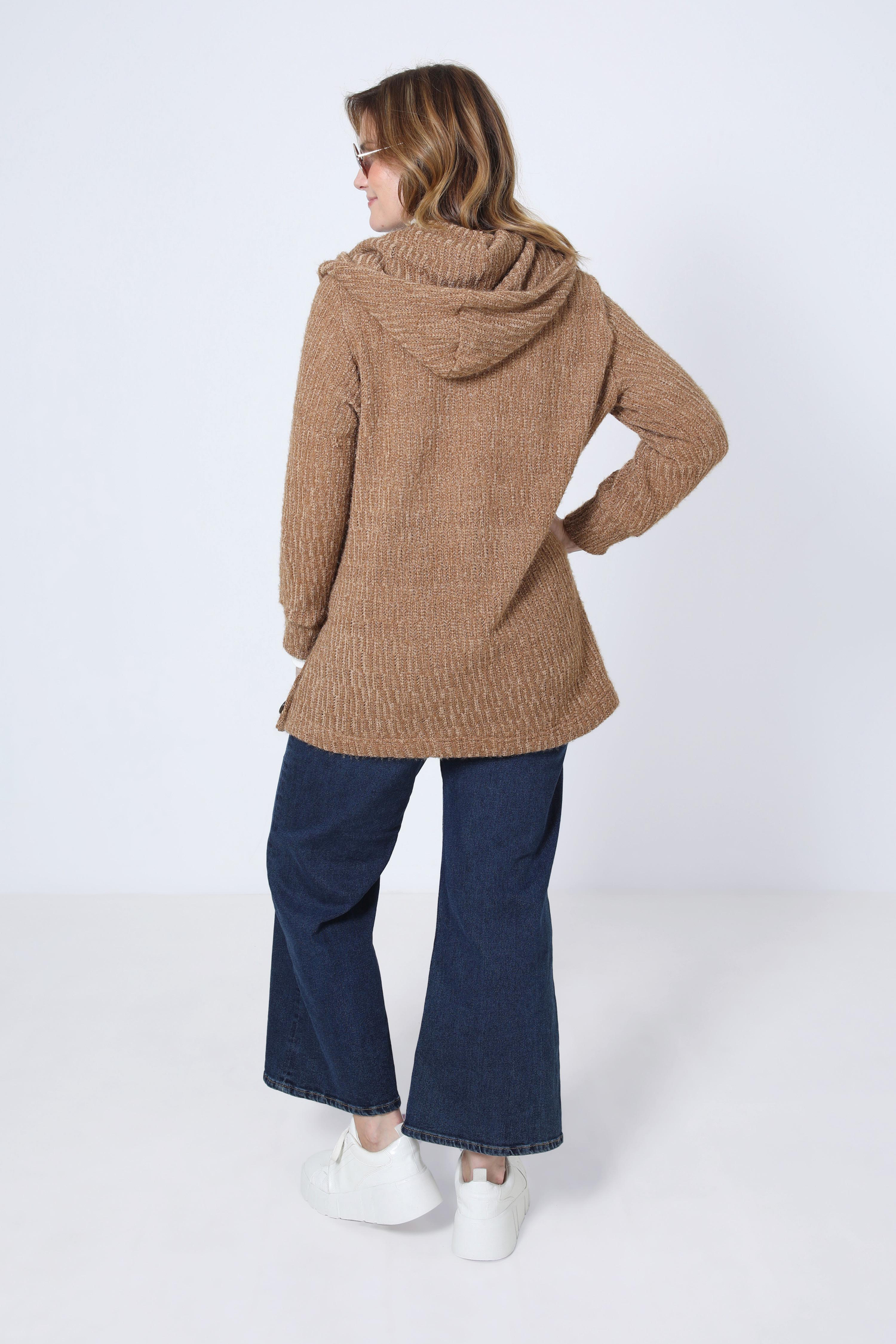 Plain knit sweater with hood