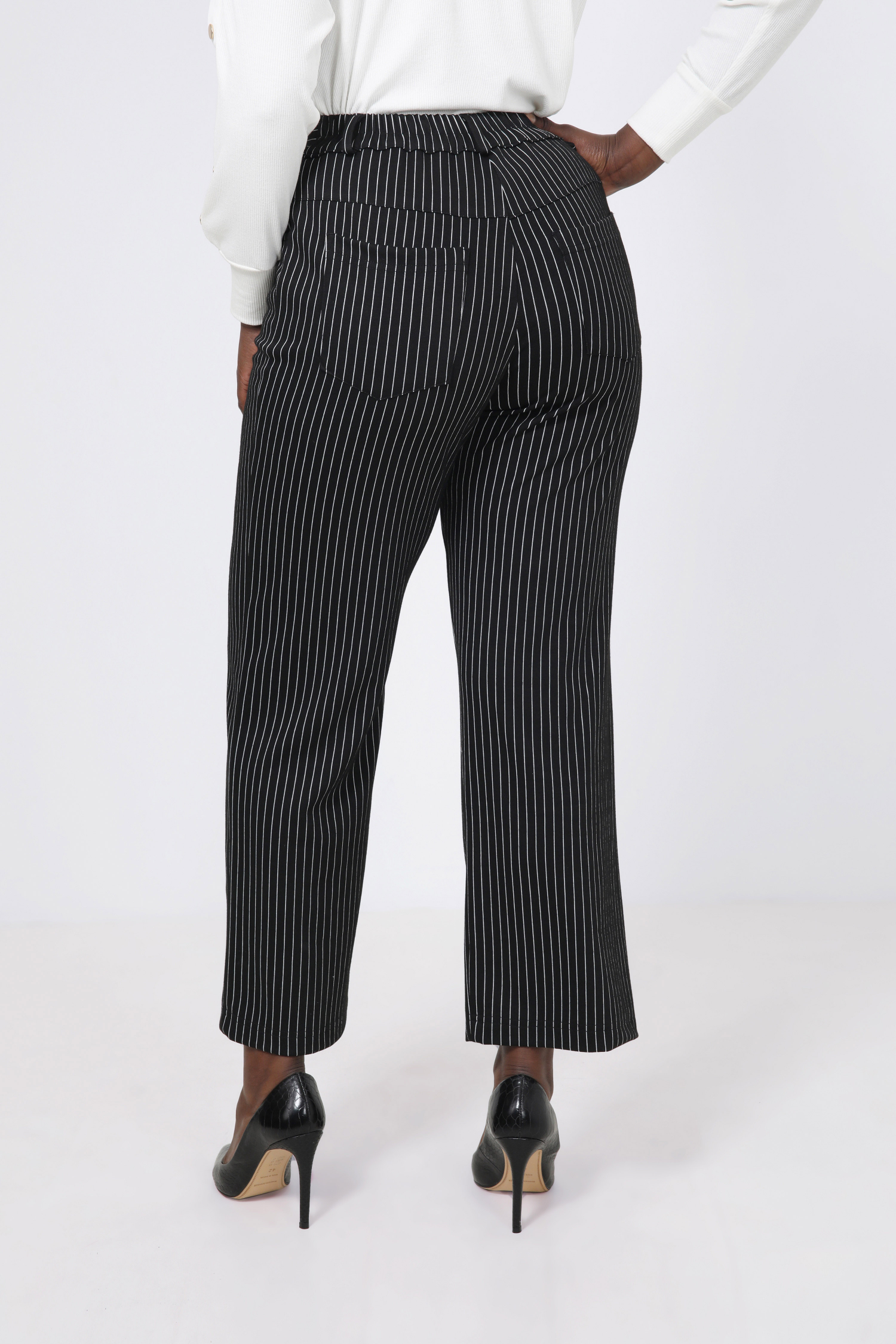 Pantalon 5 poches en maille rayée