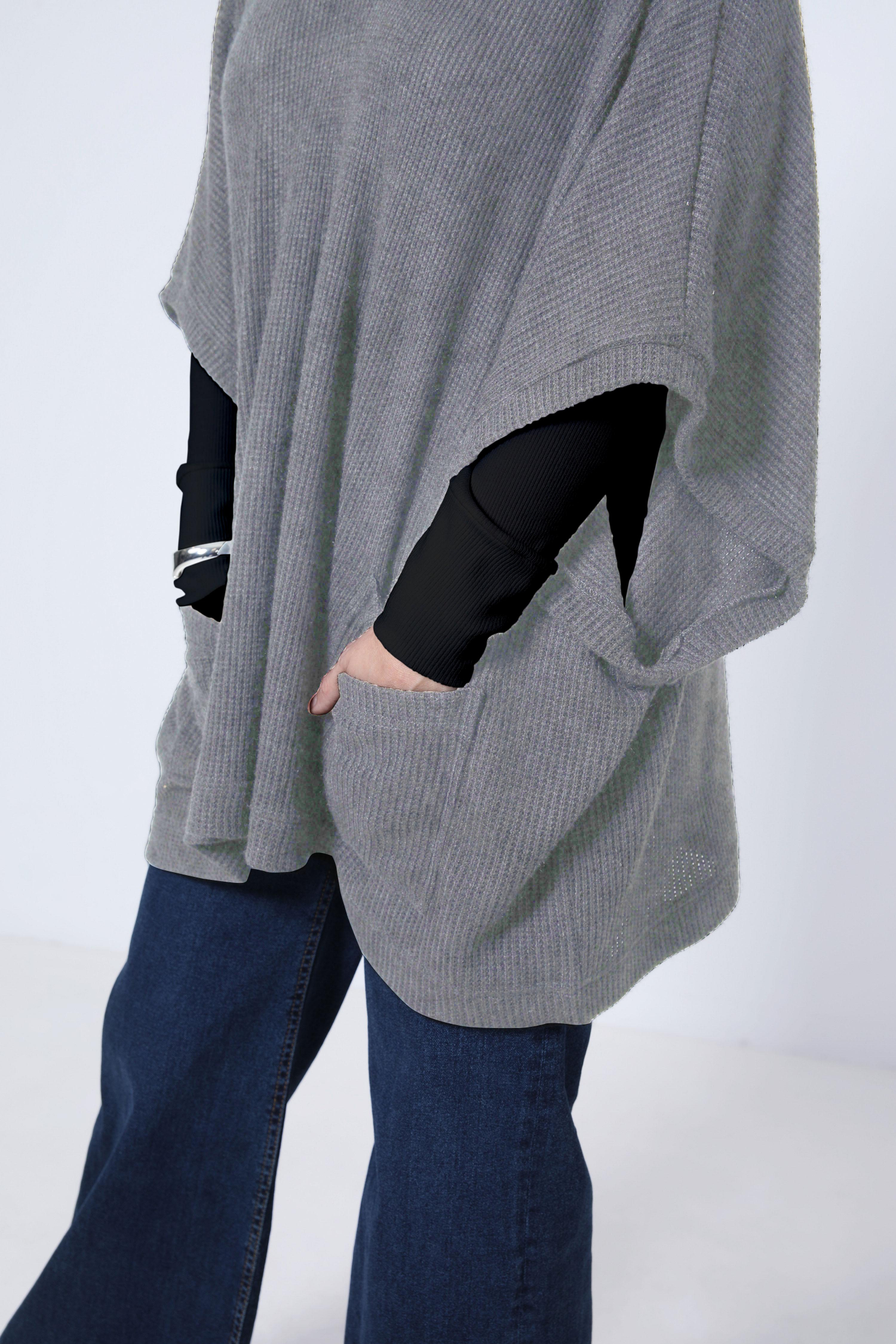 Honeycomb knit layered set with funnel neck sweater.