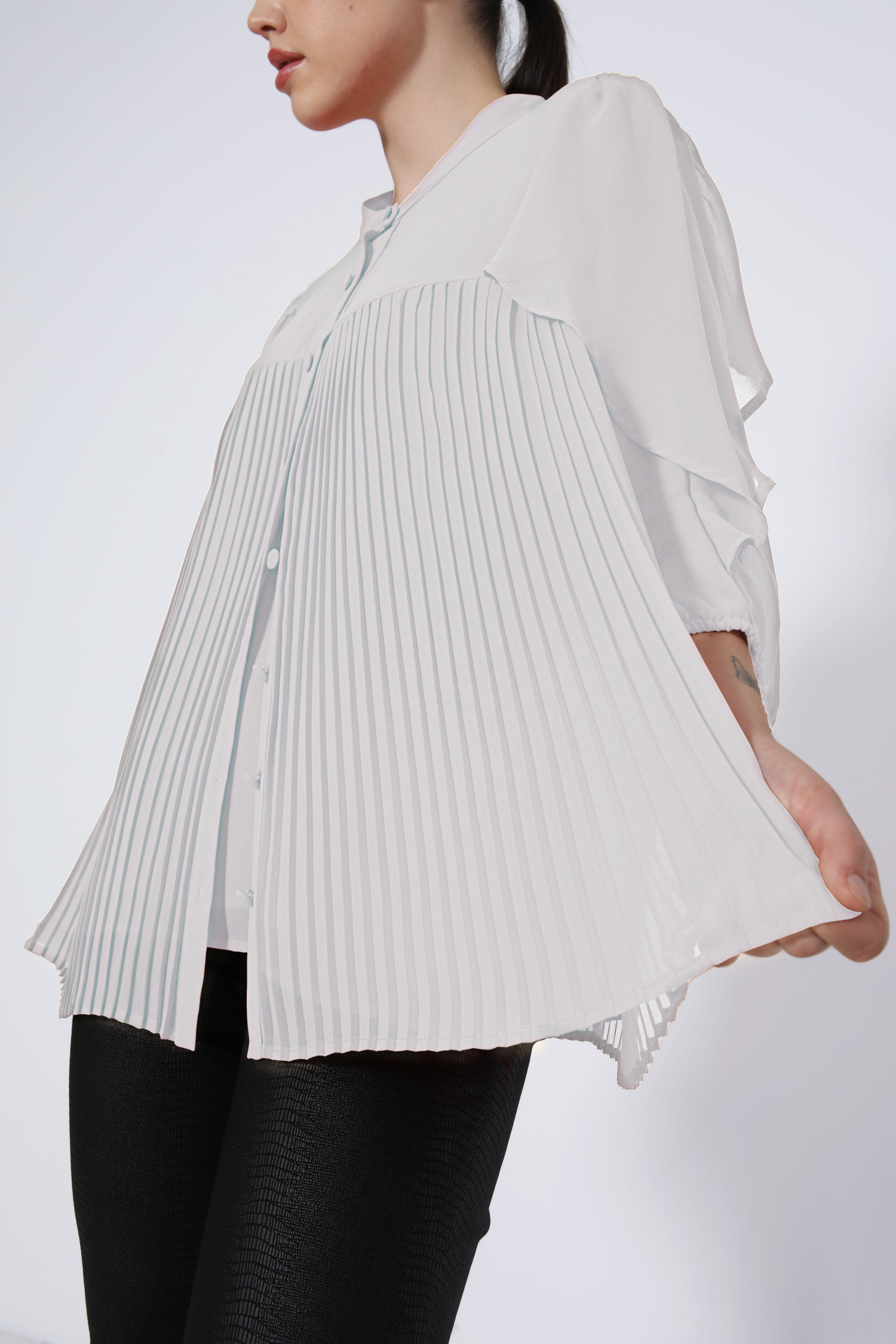 Chemise plissée en voile