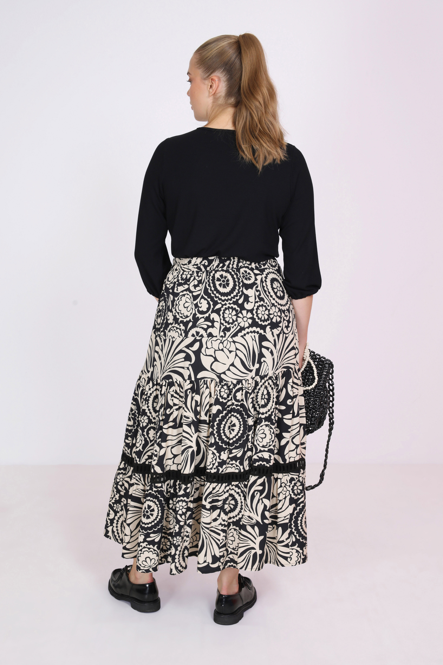 Bohemian style skirt in print.