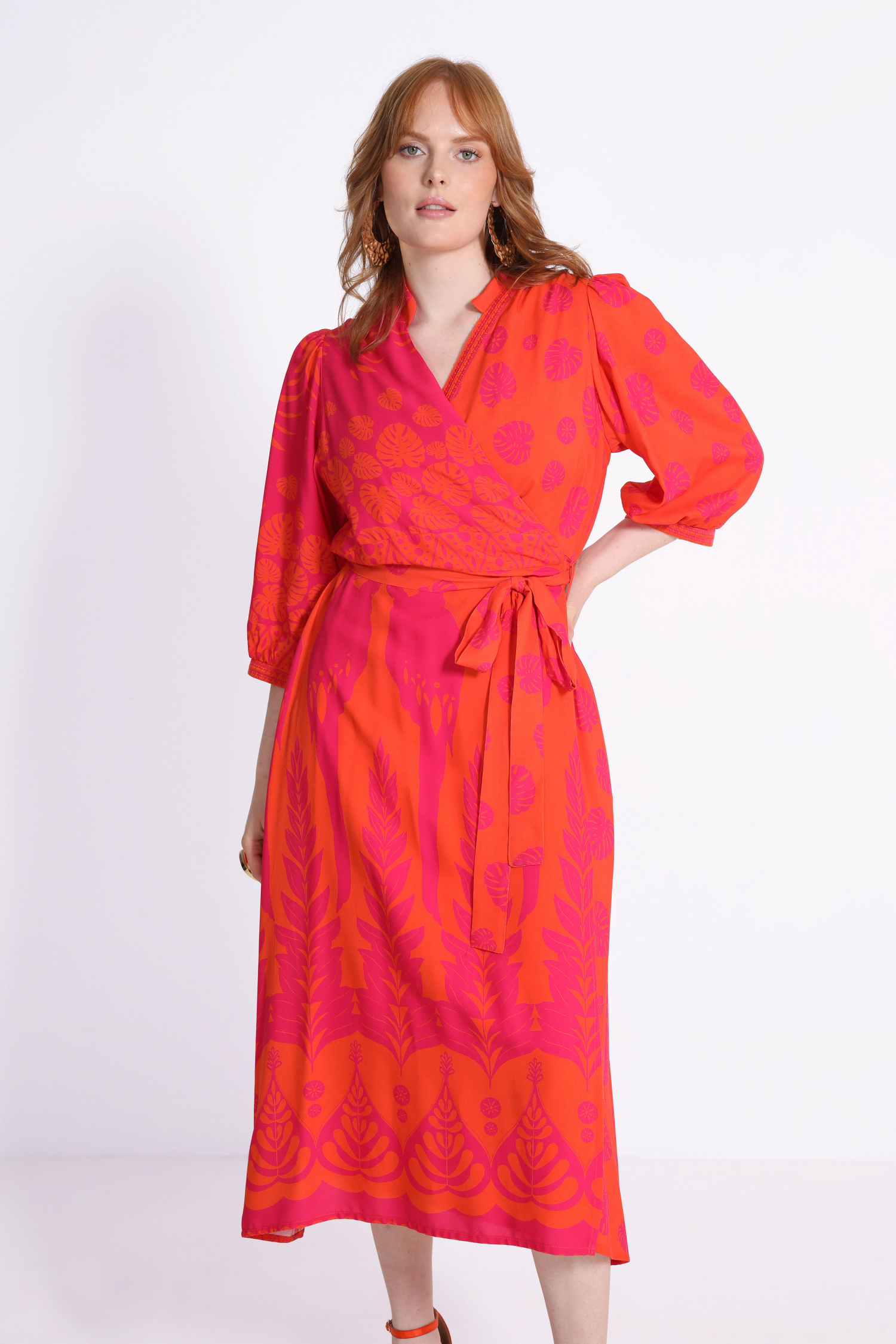 Robe longue portefeuille en impression perroquet