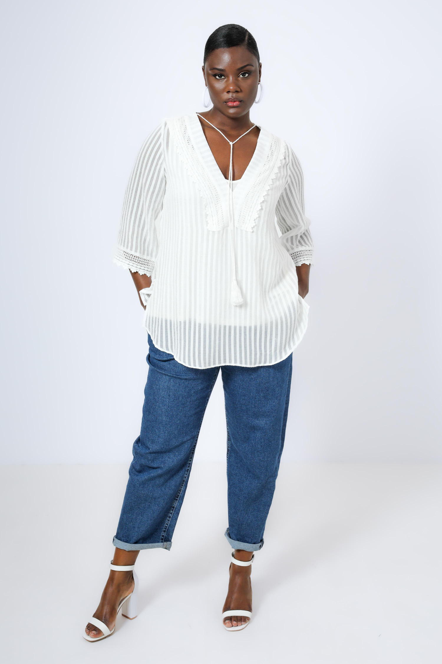 Blouse en voile gaufré effet rayure ton/ton