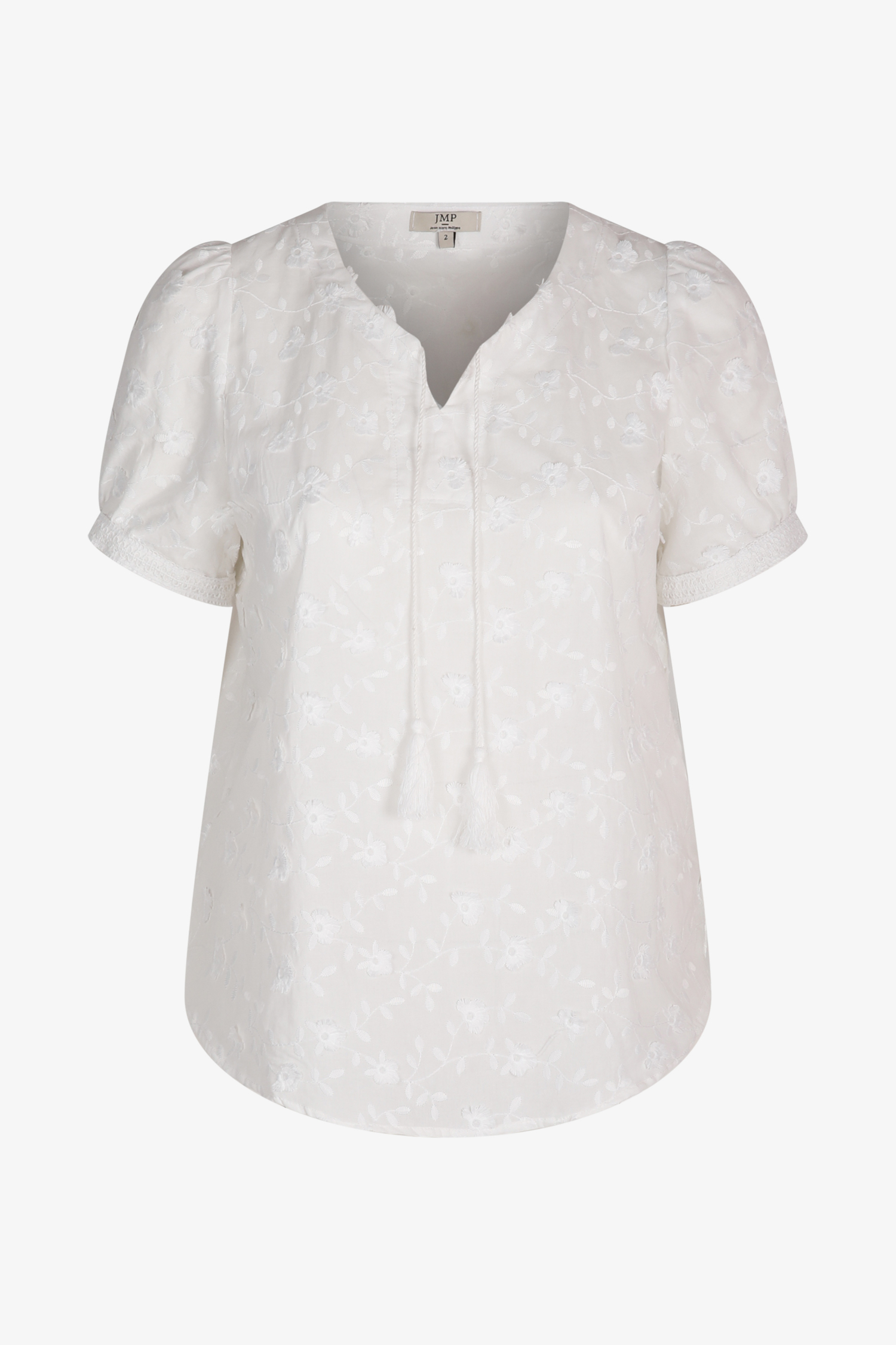 Blouse en broderie avec un galon