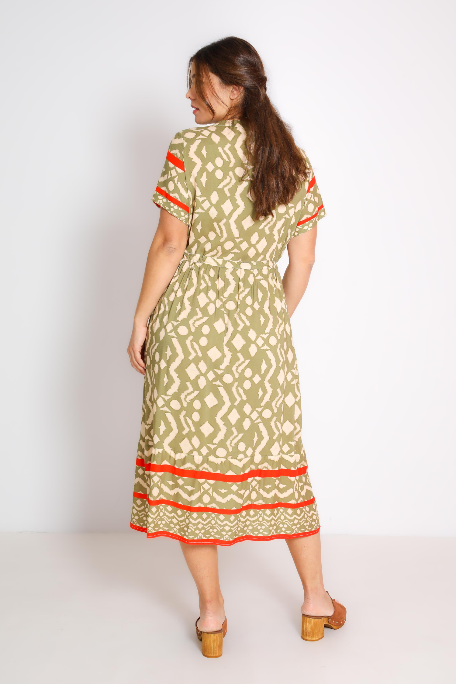 Long dress with base pattern