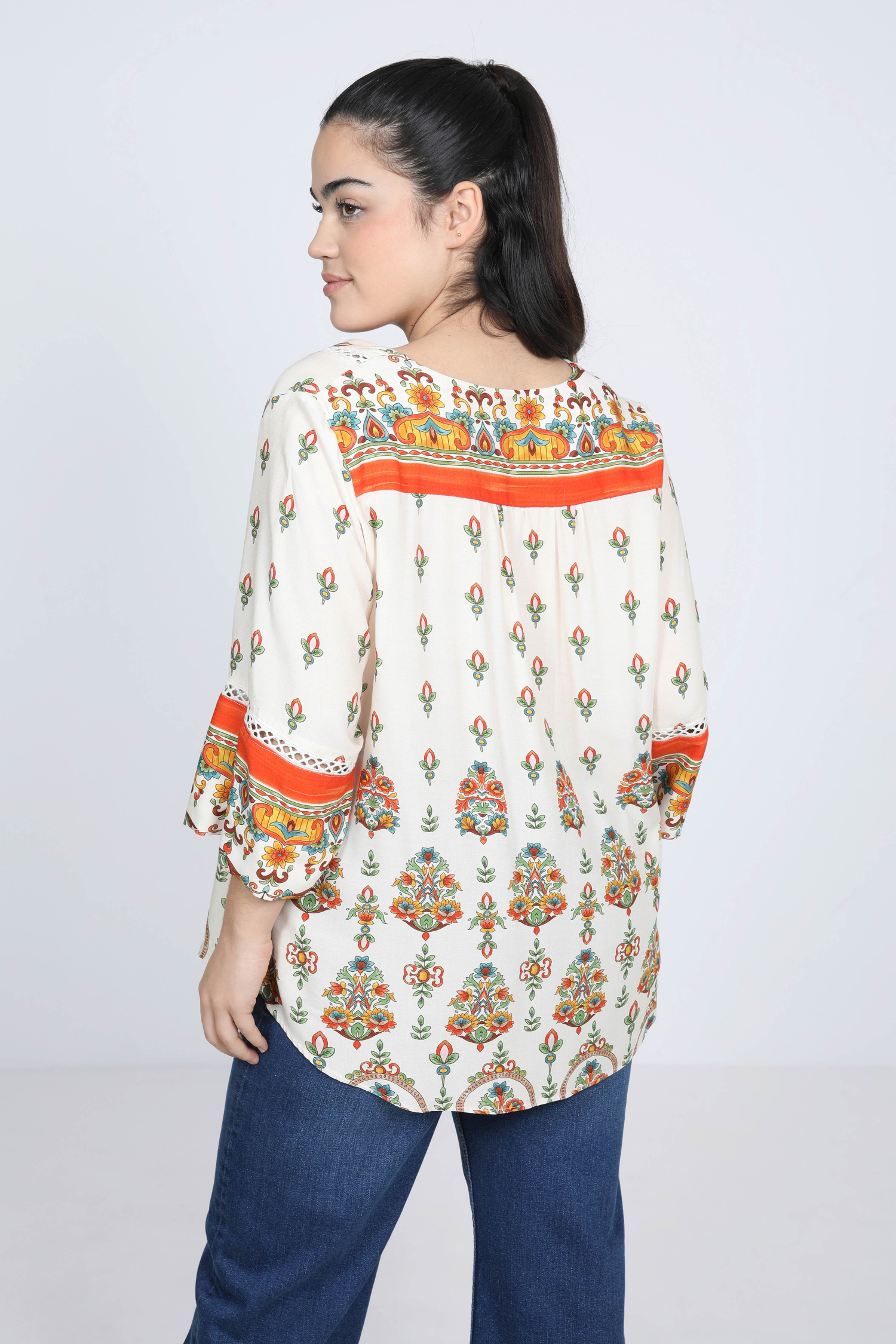 Blouse in base design print