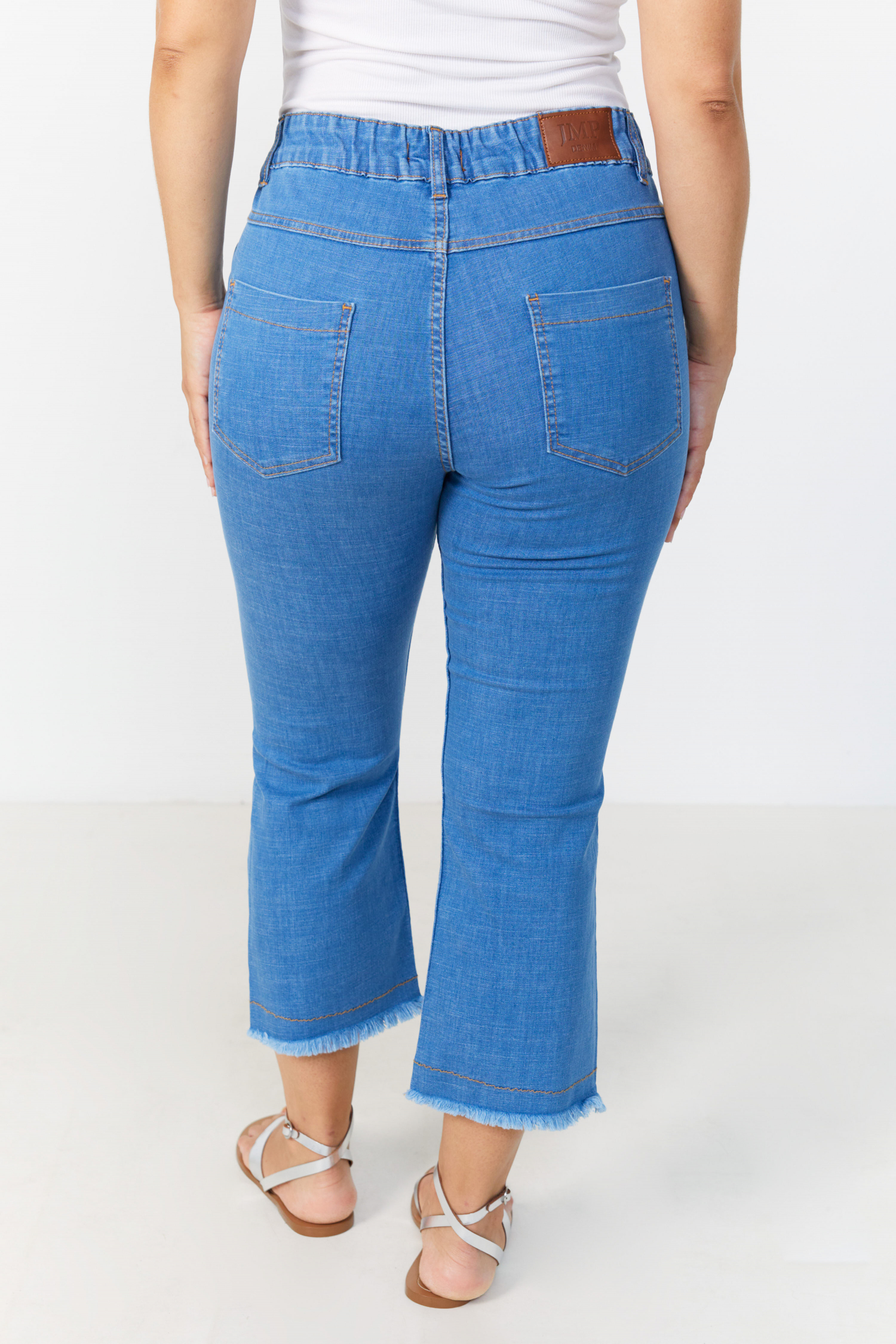 Jean 7/8 avec franges au bas