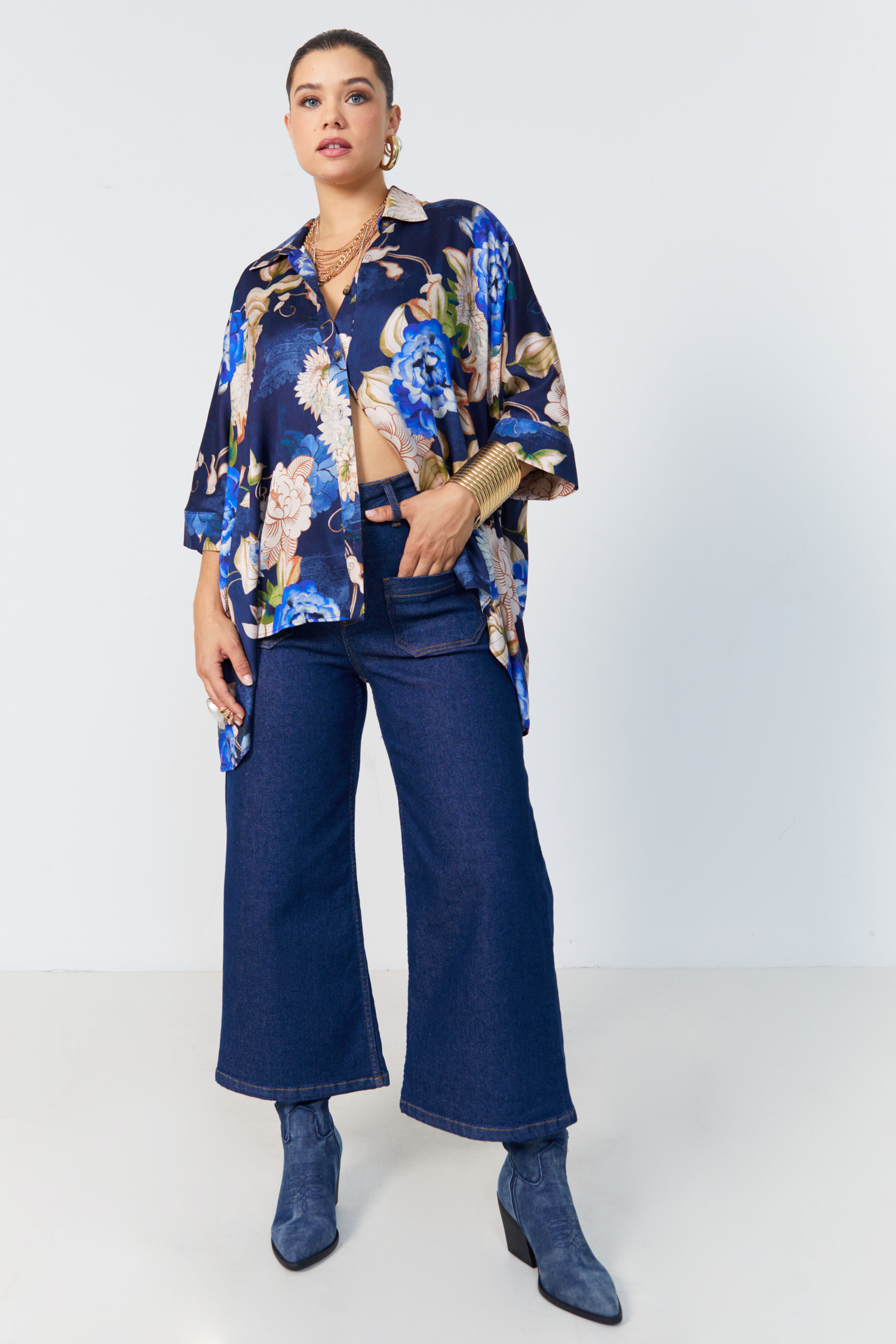 Oversized satin effect printed blouse in T