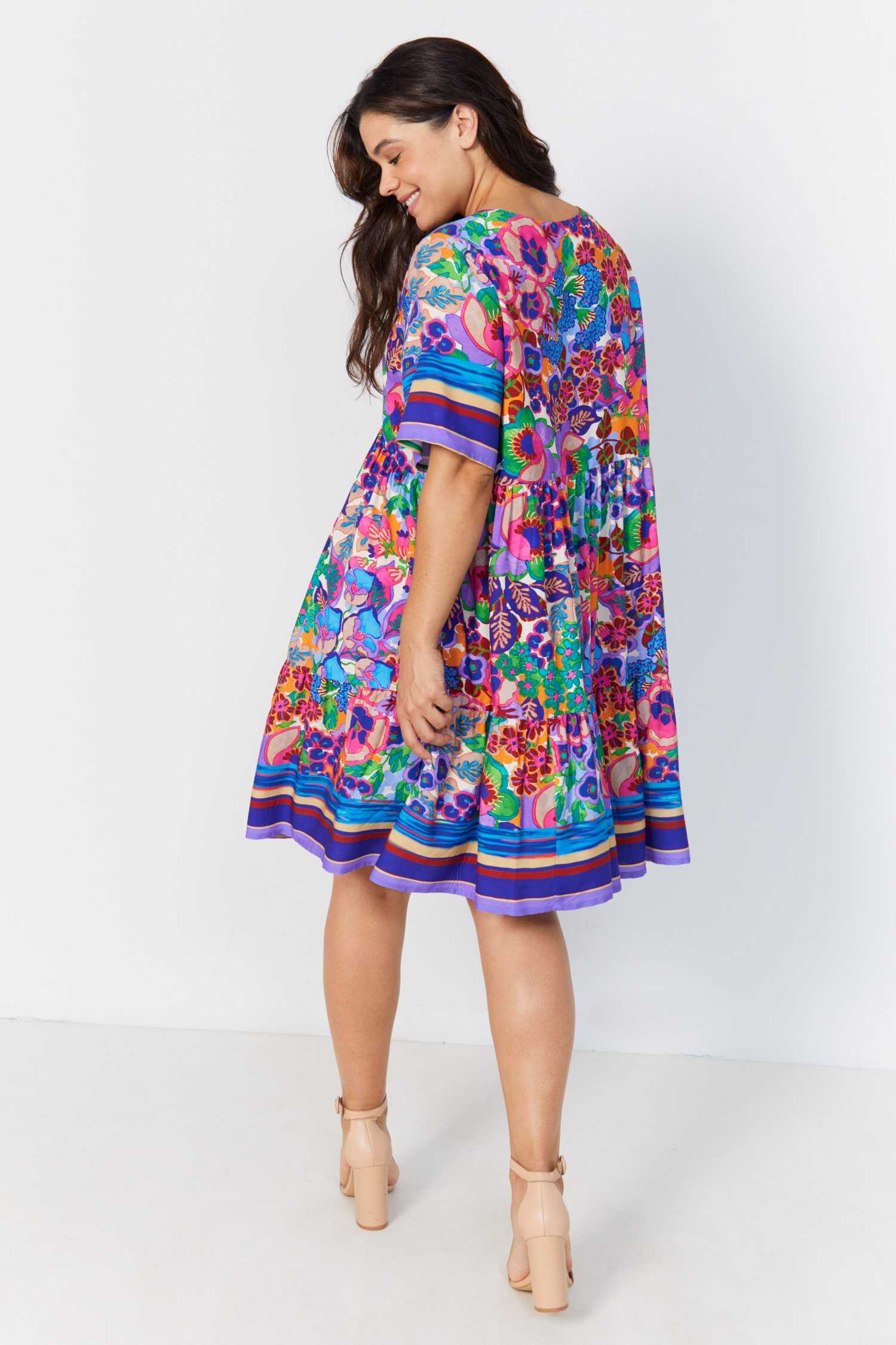 Printed mid-length dress with base pattern