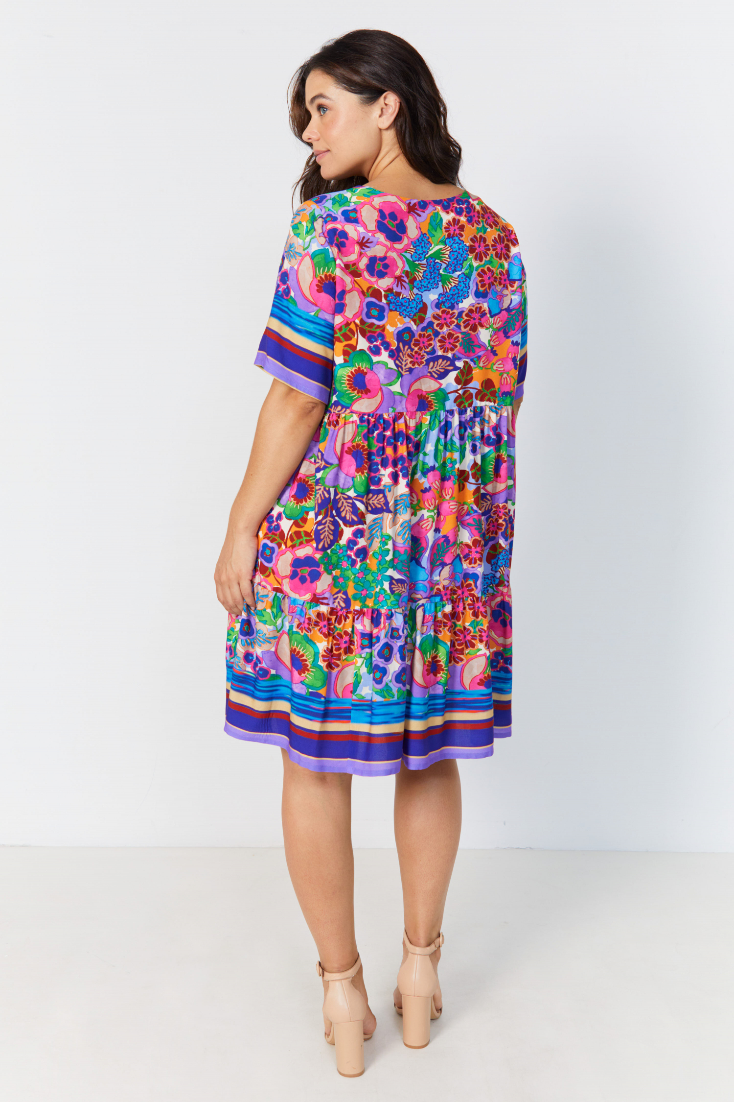 Printed mid-length dress with base pattern