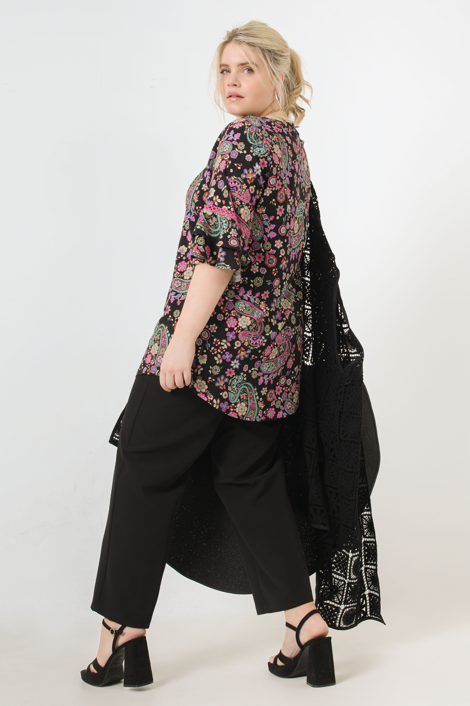 Printed shirt with ruffled sleeves eco-responsible material