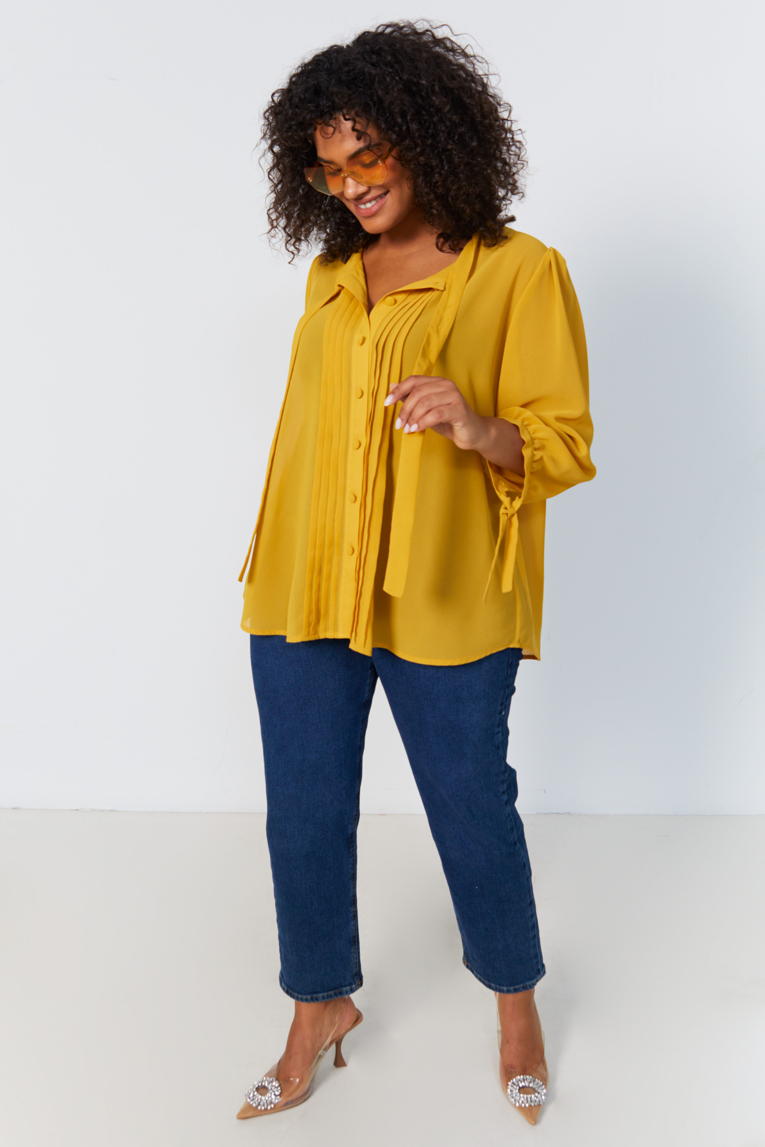 Plain voile shirt with flat pleats