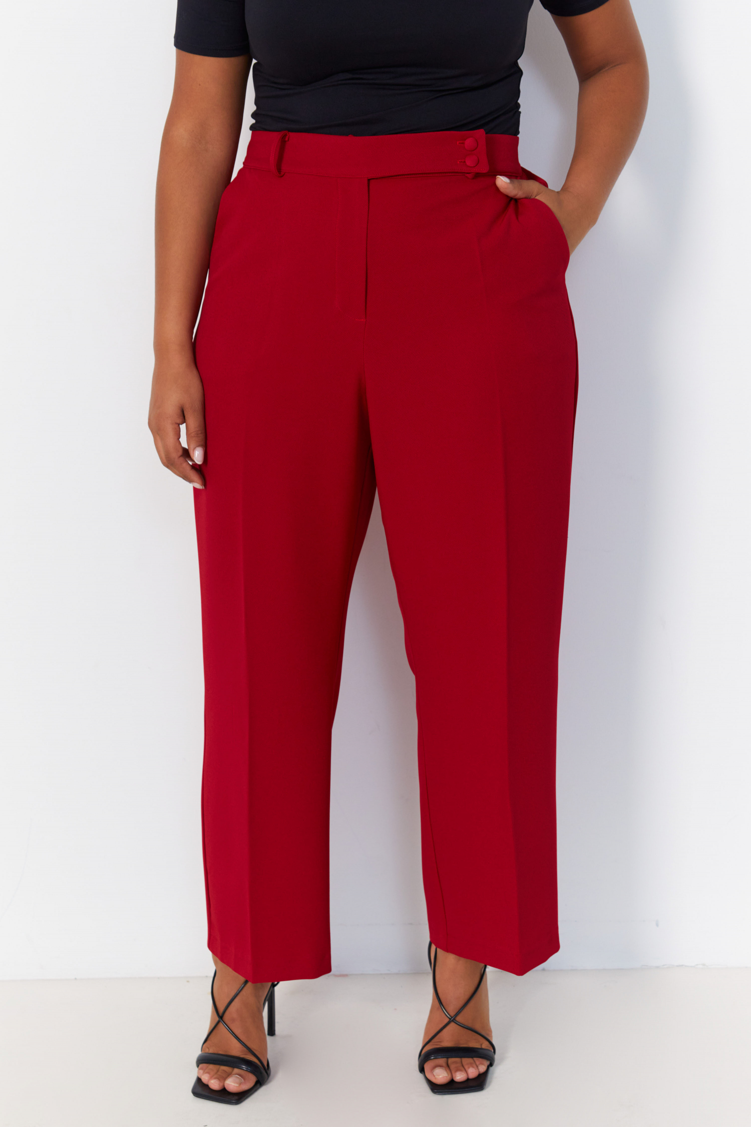 Straight tailored trousers in plain colour