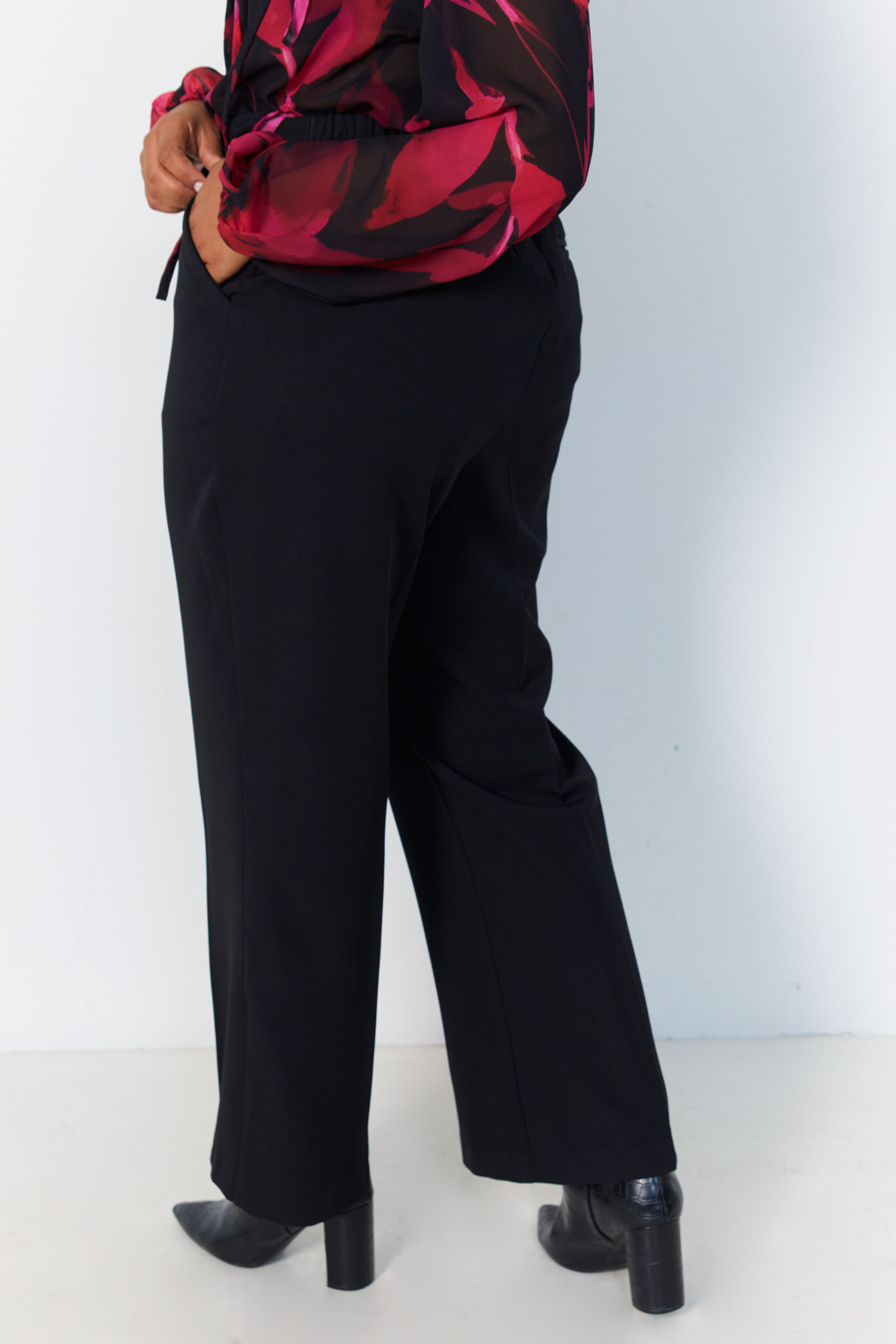 Pantalon tailleur droit en twill  uni hyper extensible