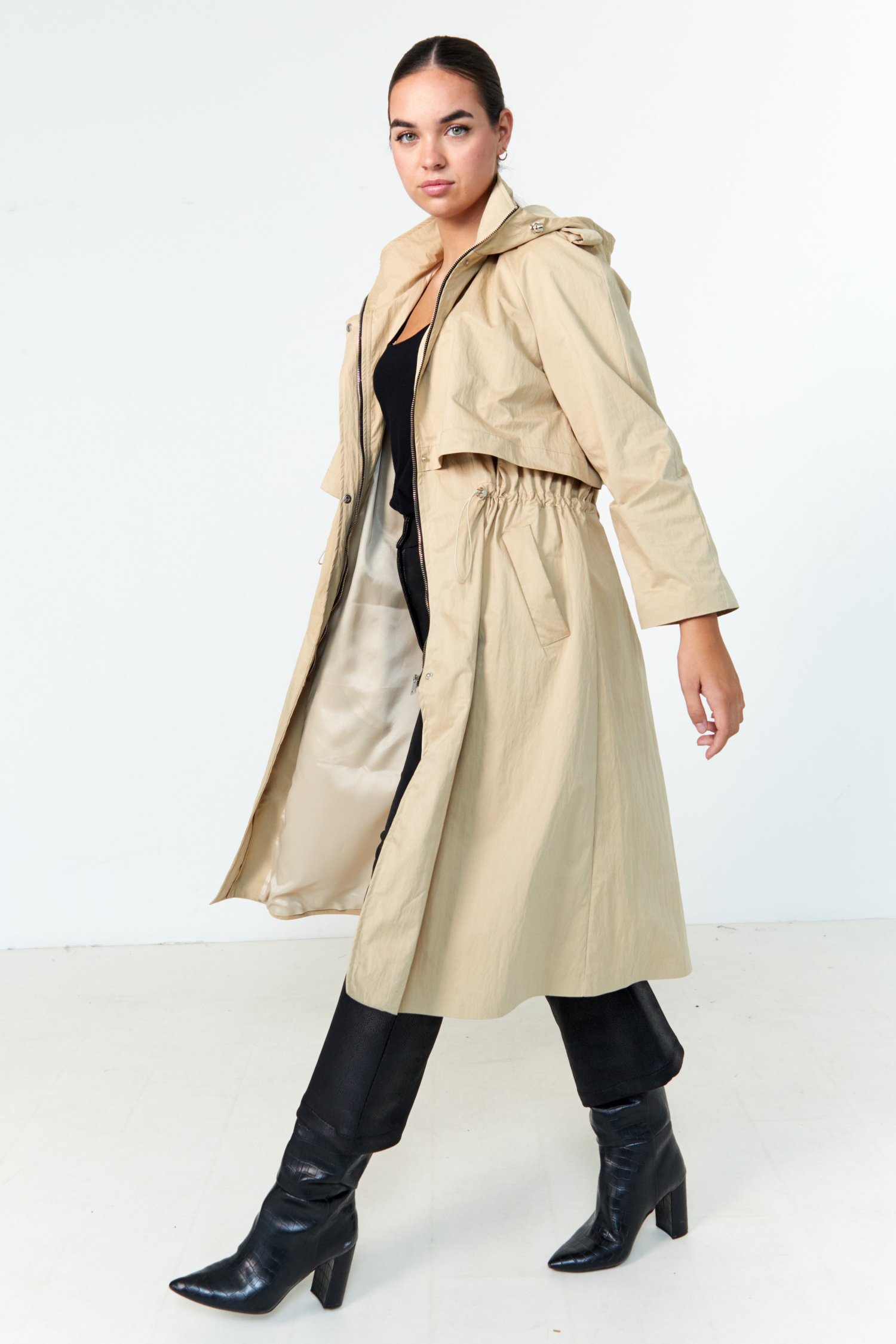 Trench long imperméable avec capuche