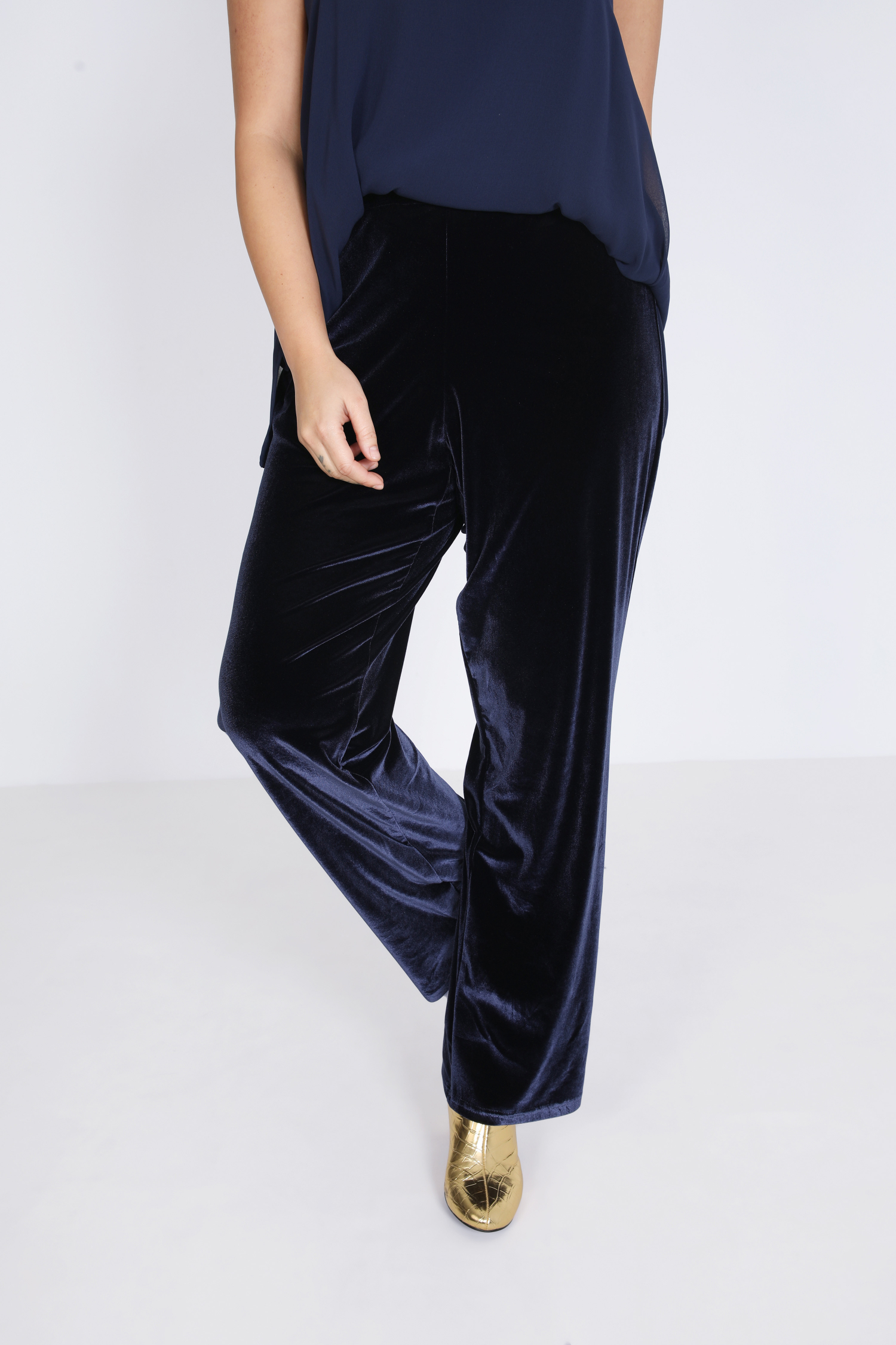 Straight plain velvet pants