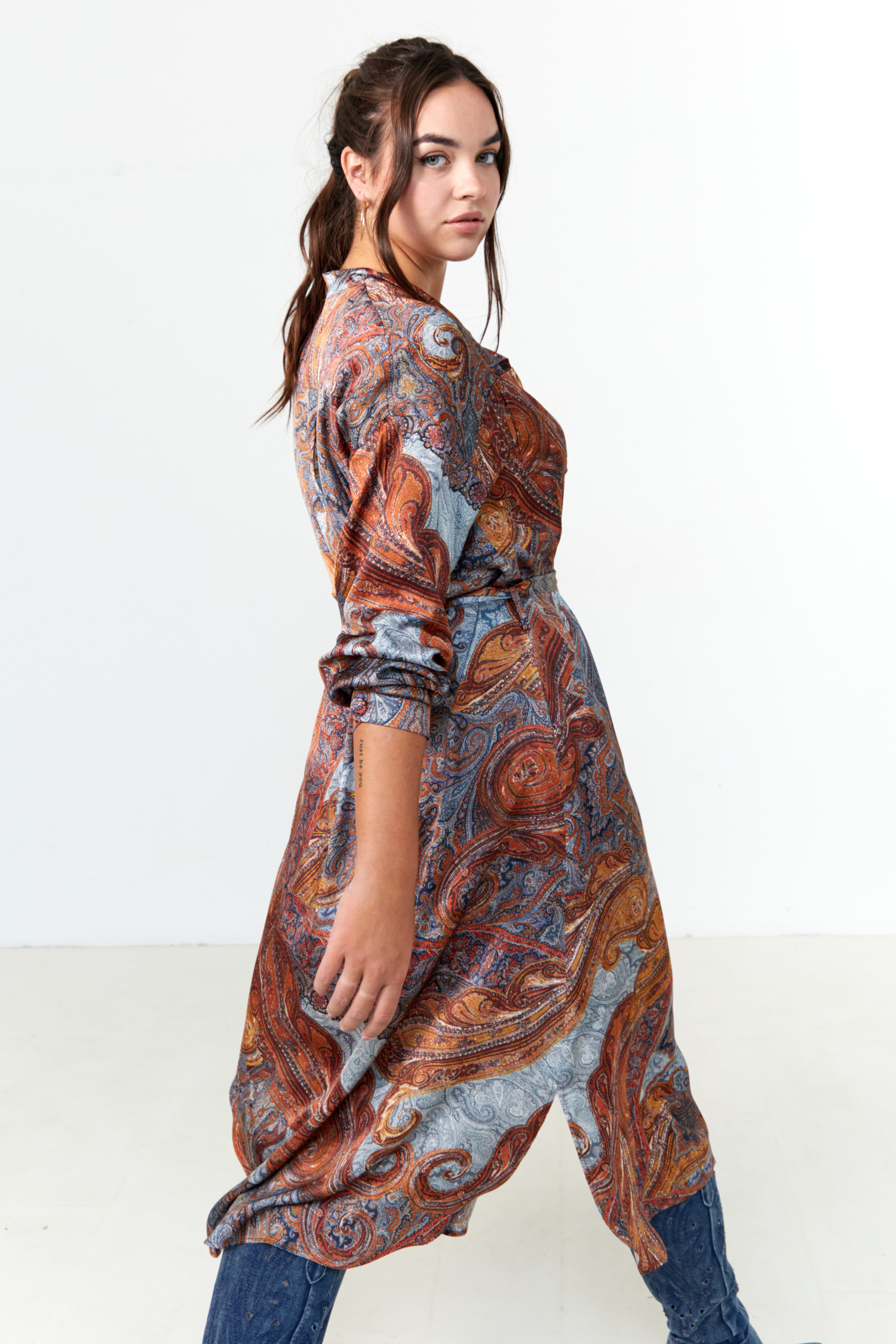 Long dress with cashmere print and satin effect