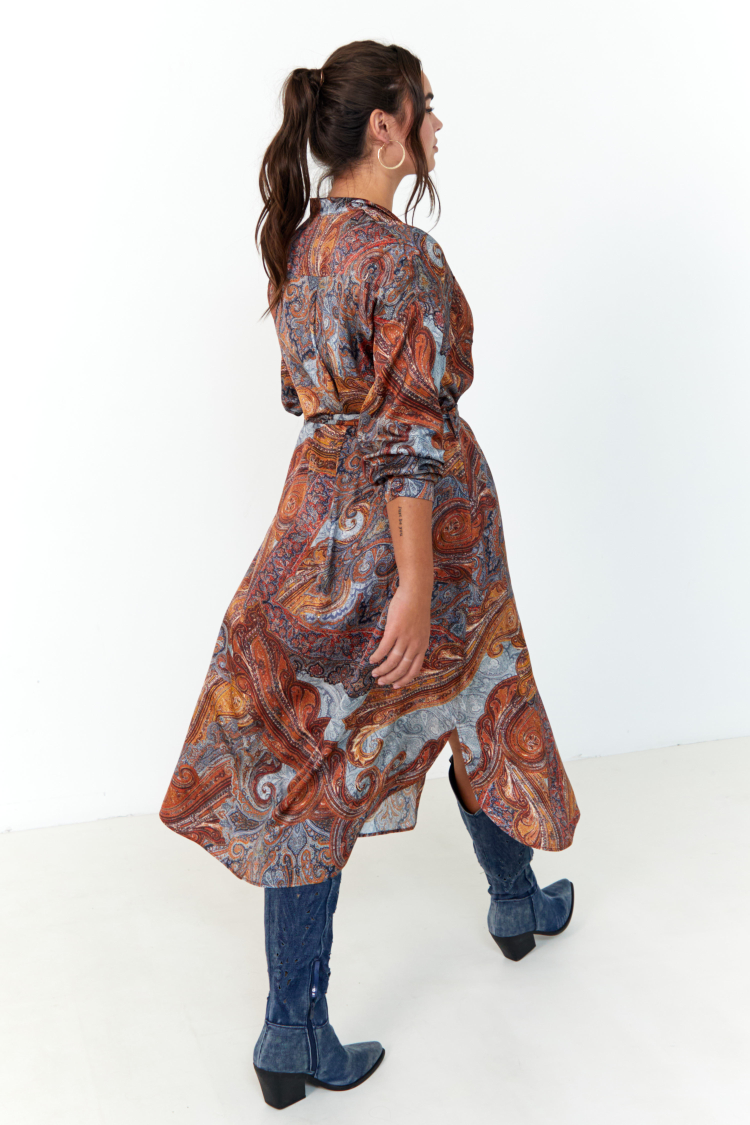 Long dress with cashmere print and satin effect