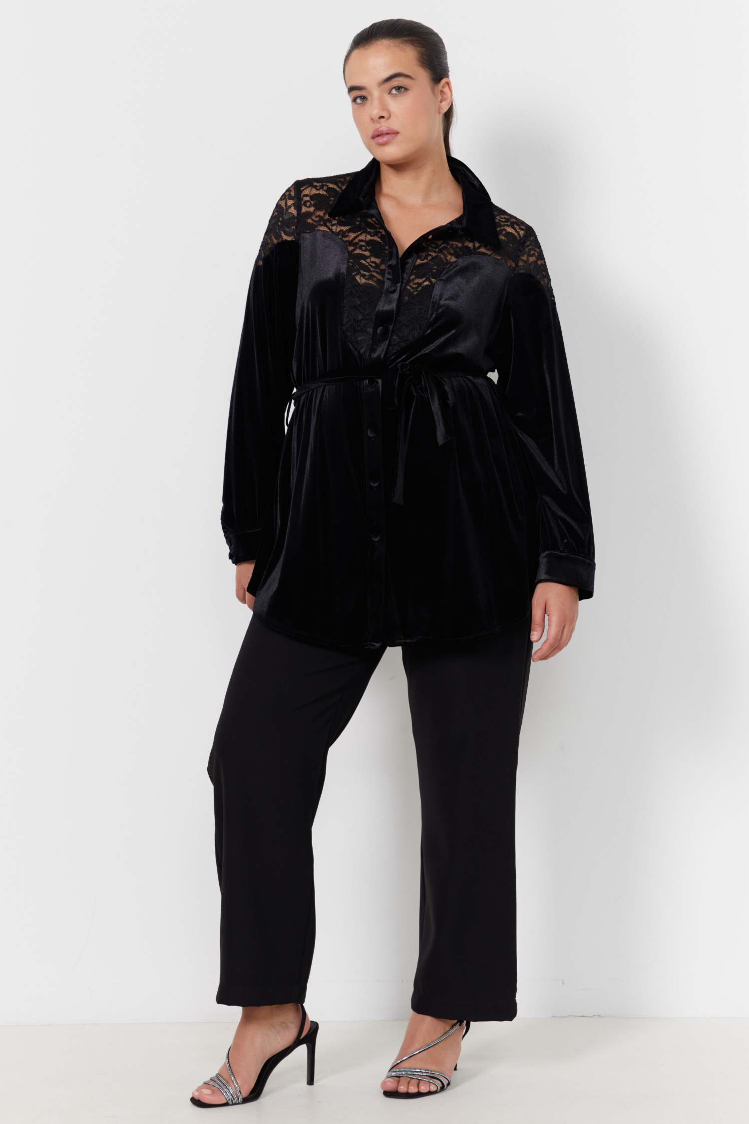 Shirt in smooth stretch velvet and lace