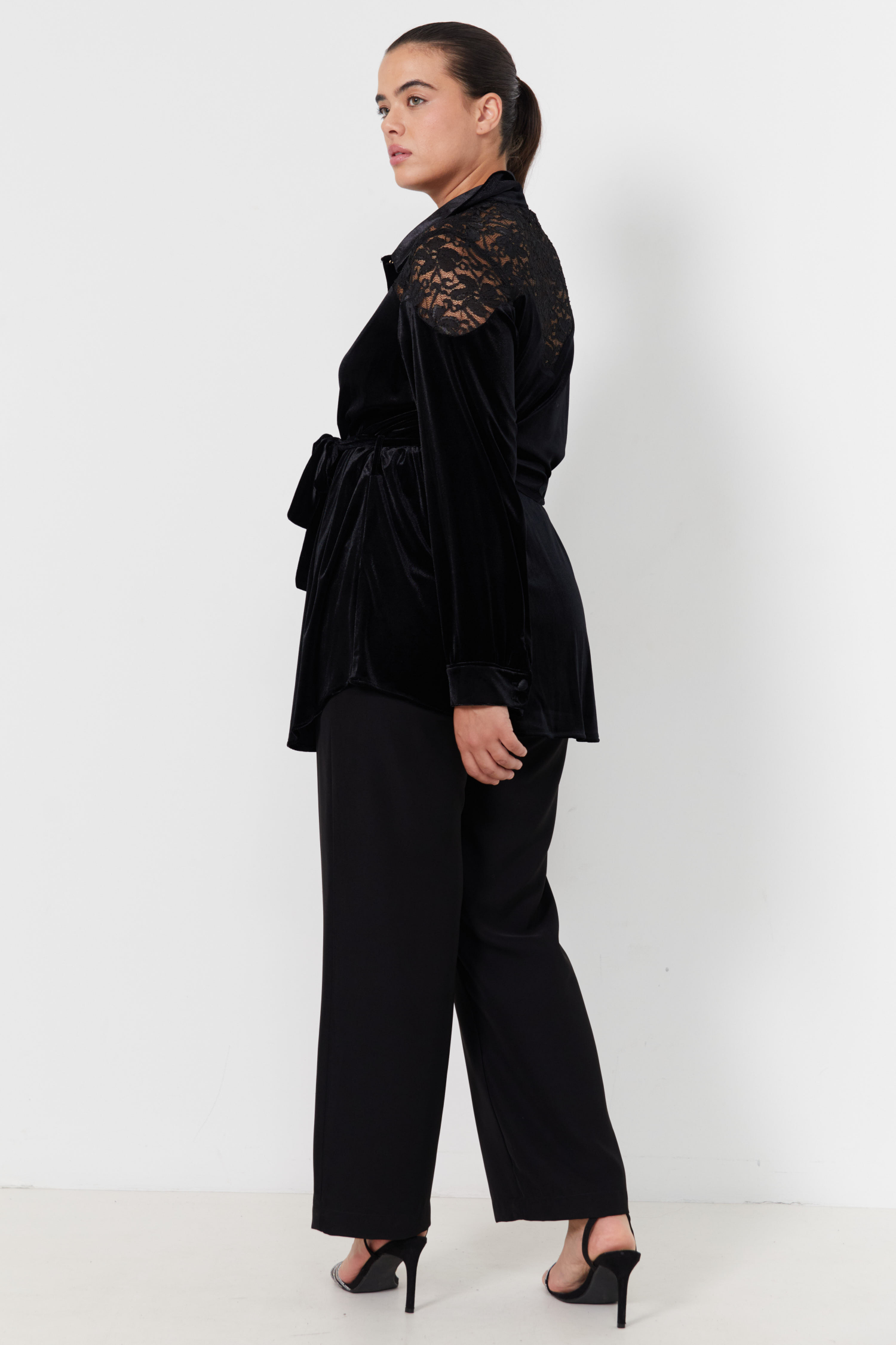 Shirt in smooth stretch velvet and lace