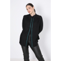 Plain trapeze-shaped shirt with braid.