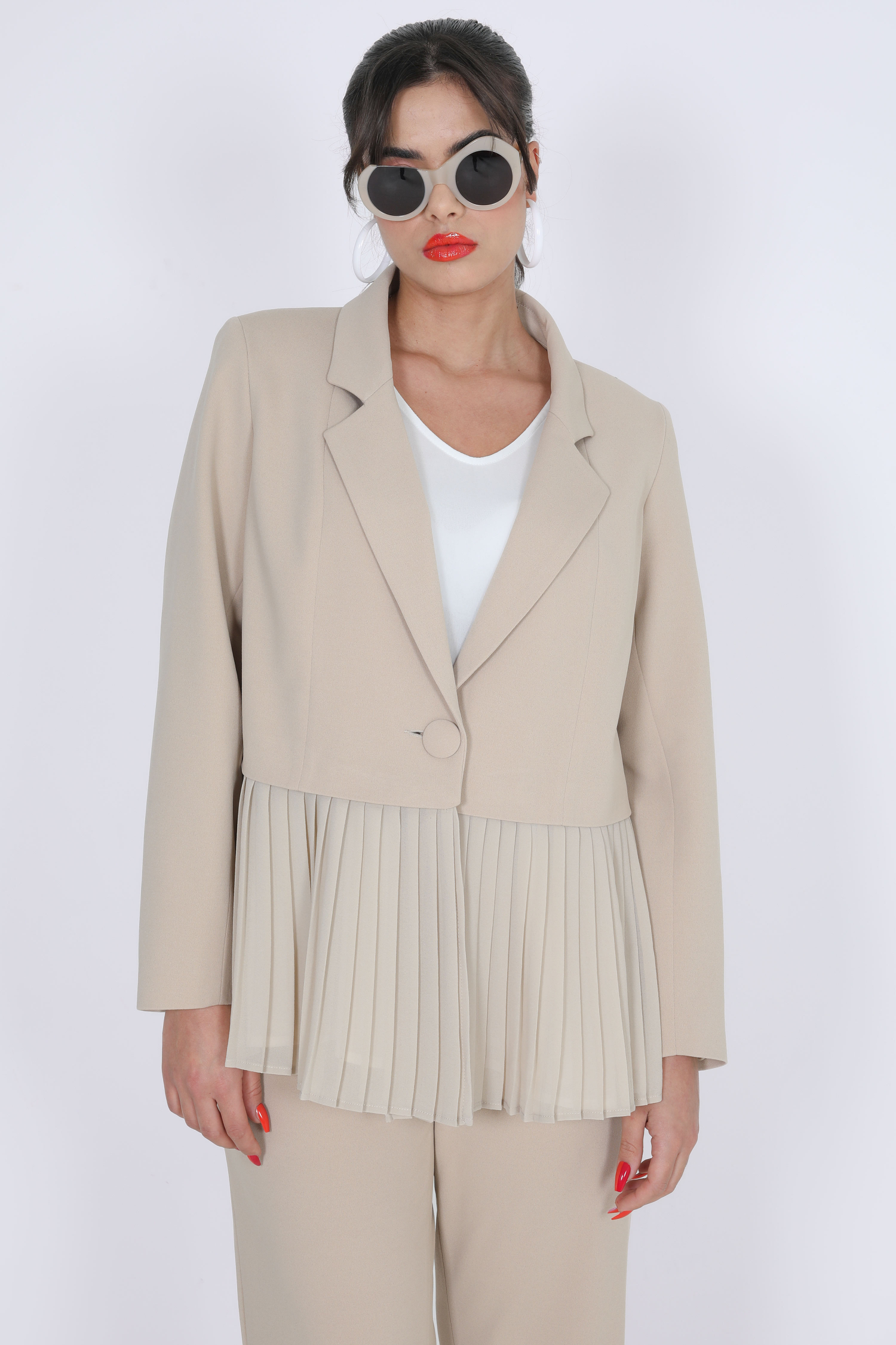 Plain suit jacket with pleats