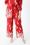 Fluid pants with a base pattern