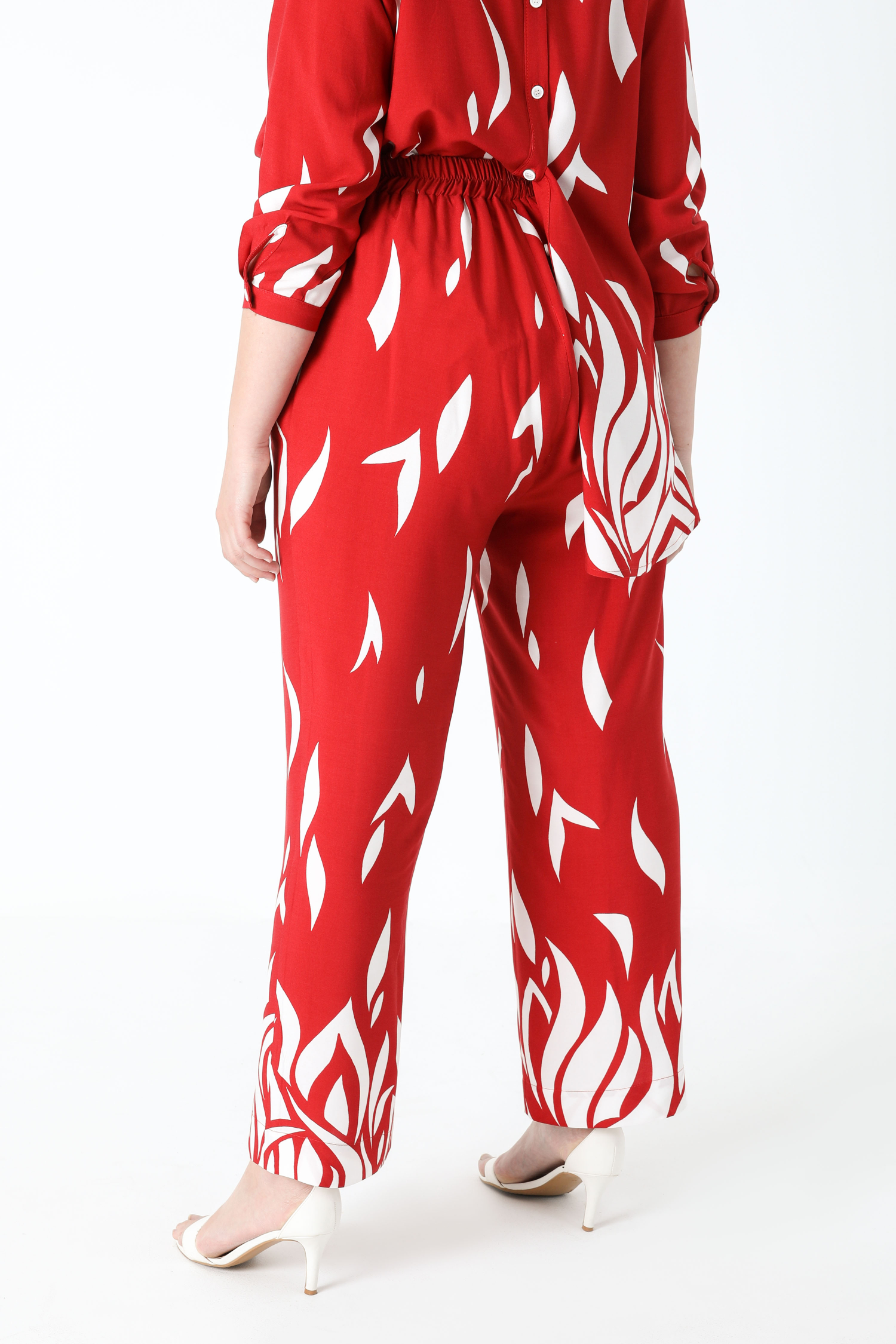 Pantalon fluide motif a base