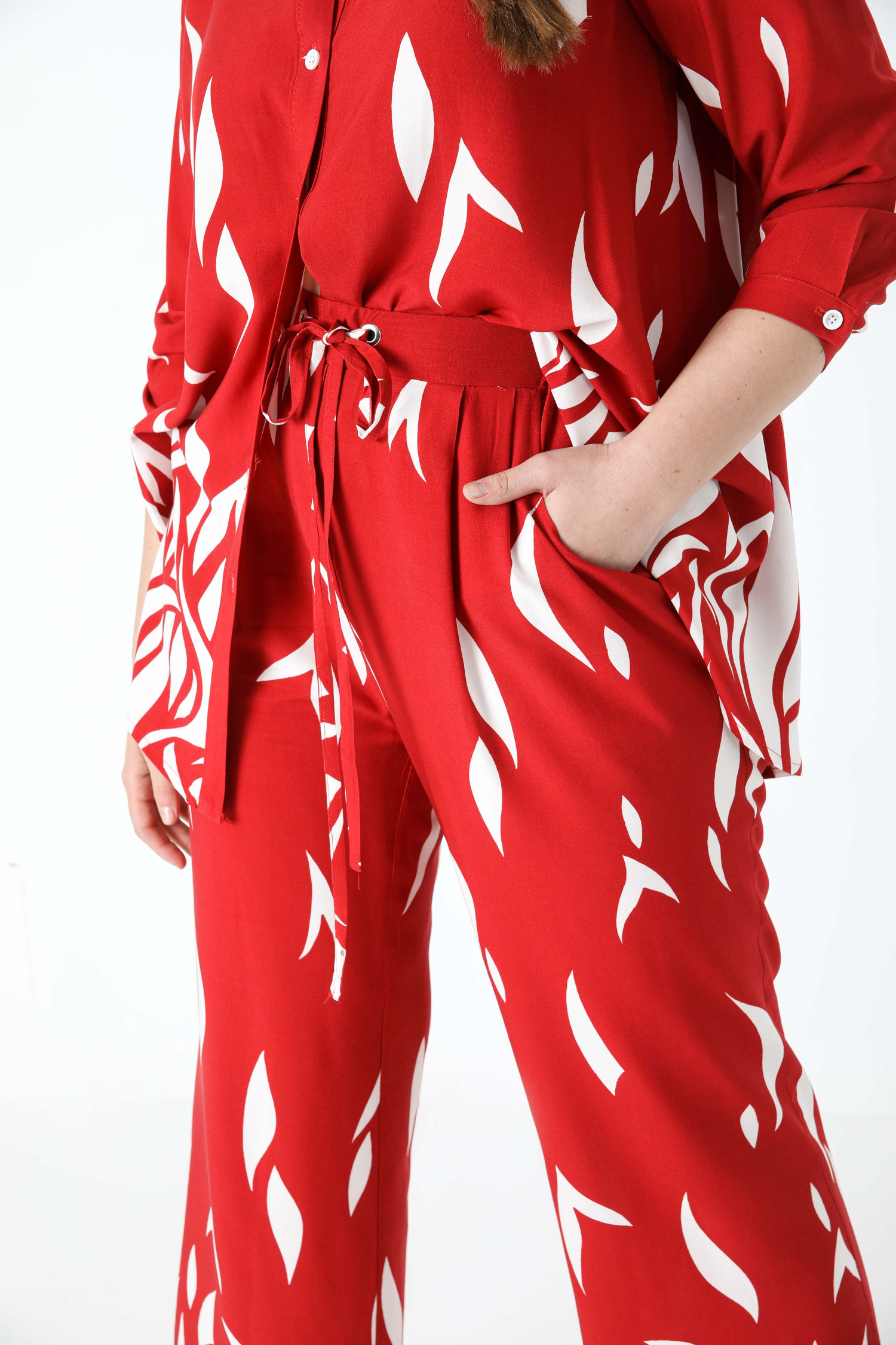 Pantalon fluide motif a base
