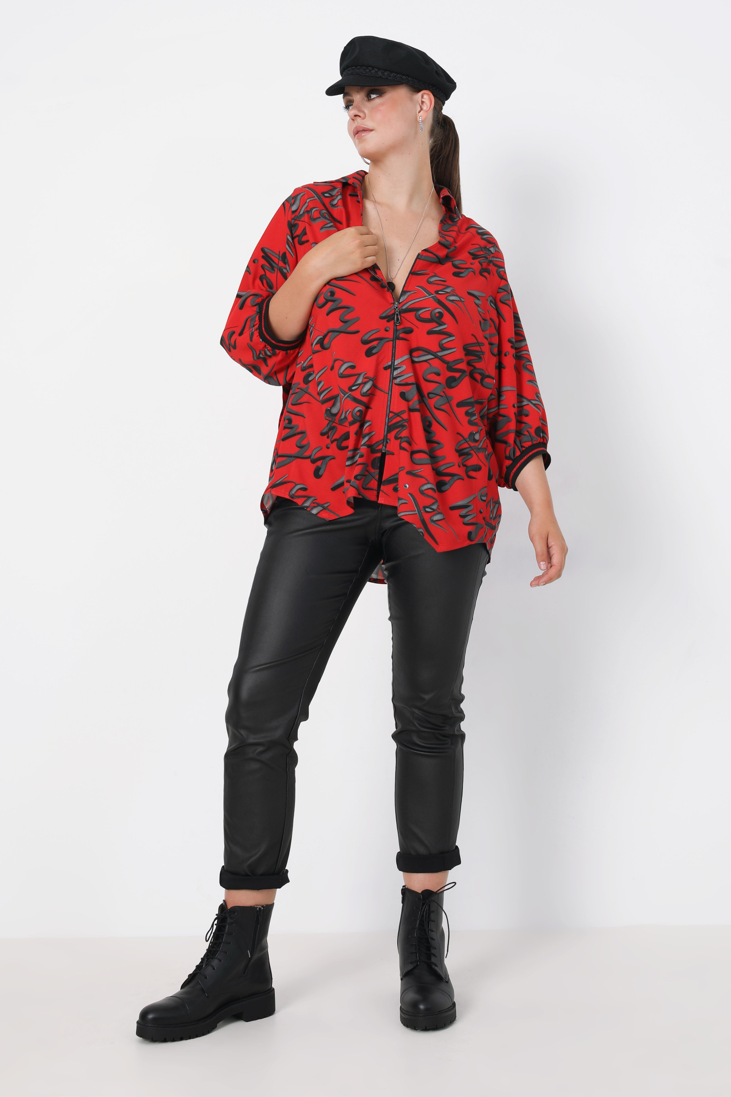 Graphic print shirt with zip