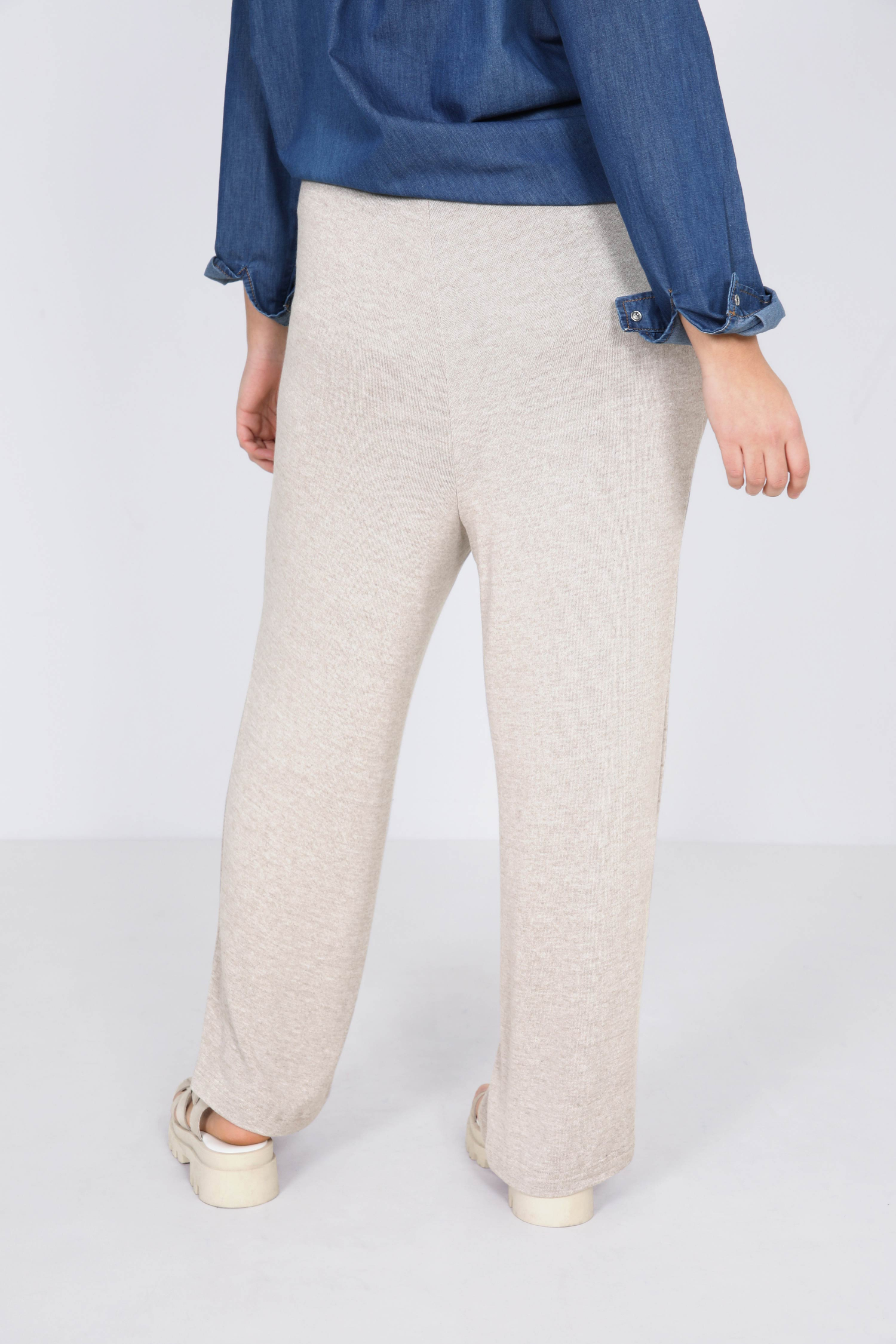 Plain knit straight pants